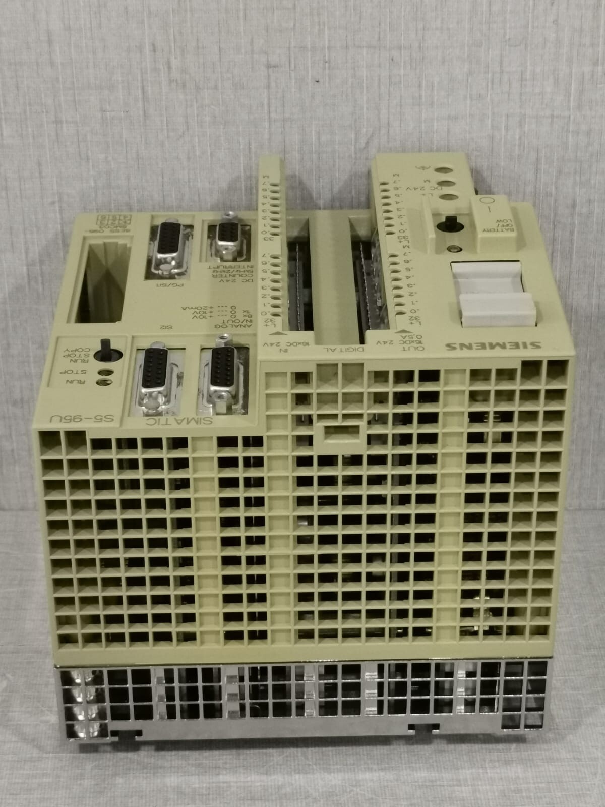 Siemens 095-8MC03 SIEMENS 6ES5 095-8MC03 SIMATIC S5 COMPACT PLC 9