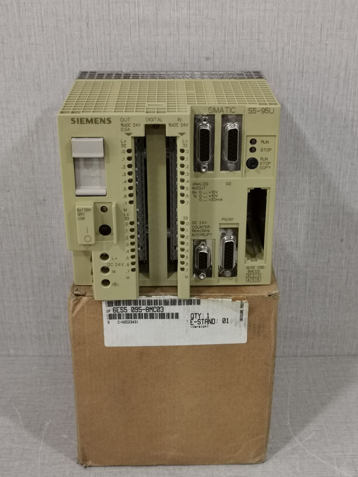 SIEMENS 6ES5 095-8MC03 SIMATIC S5 COMPACT PLC