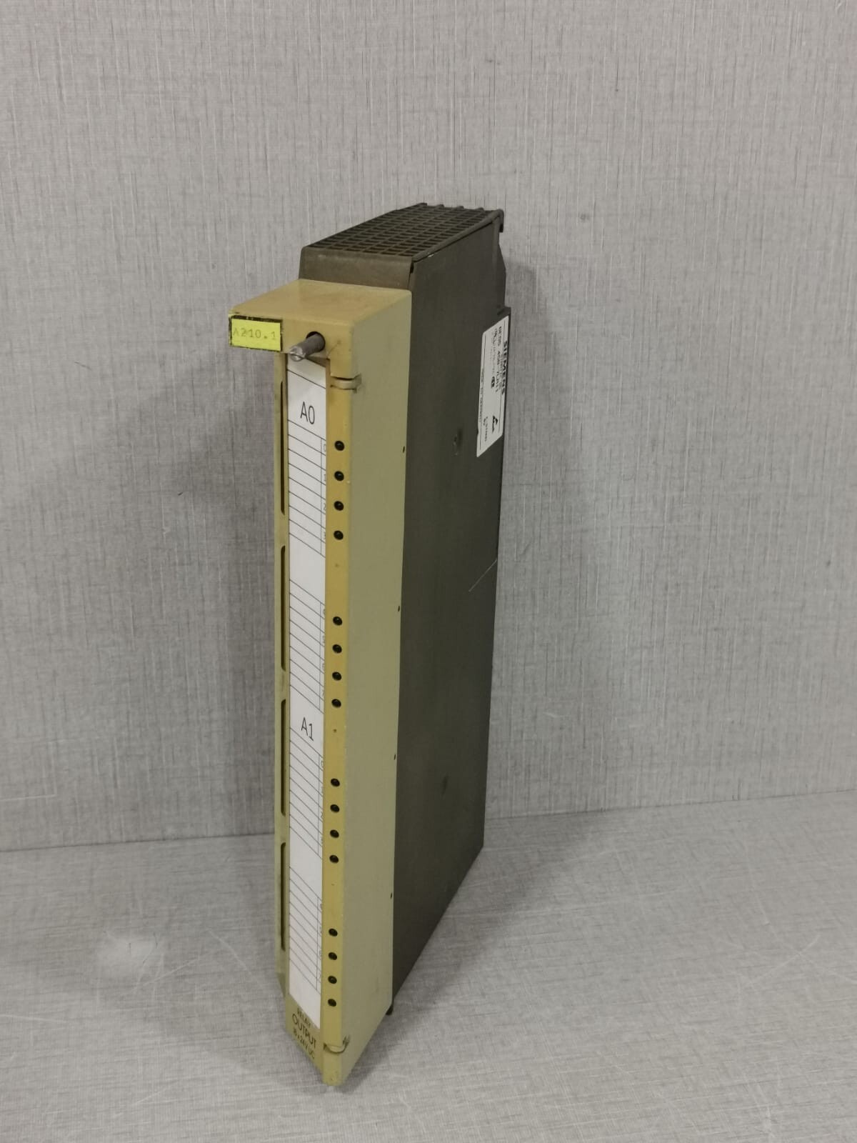 Siemens 6ES5 458-7LA11 SIEMENS 6ES5 458-7LA11 SIMATIC S5 RELAY OUTPUT PLC 2