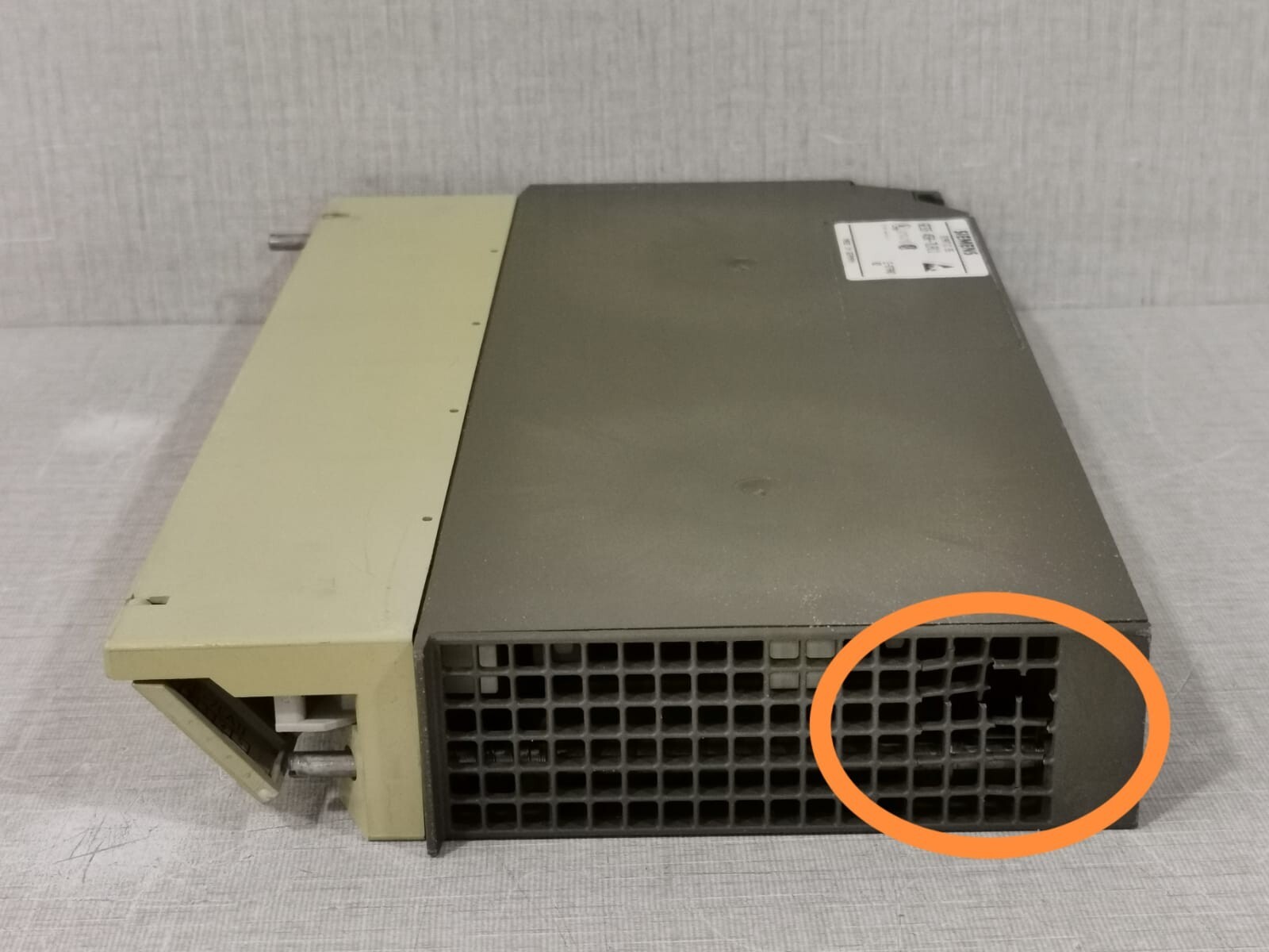 Siemens 6ES5 458-7LA11 SIEMENS 6ES5 458-7LA11 SIMATIC S5 RELAY OUTPUT PLC 10