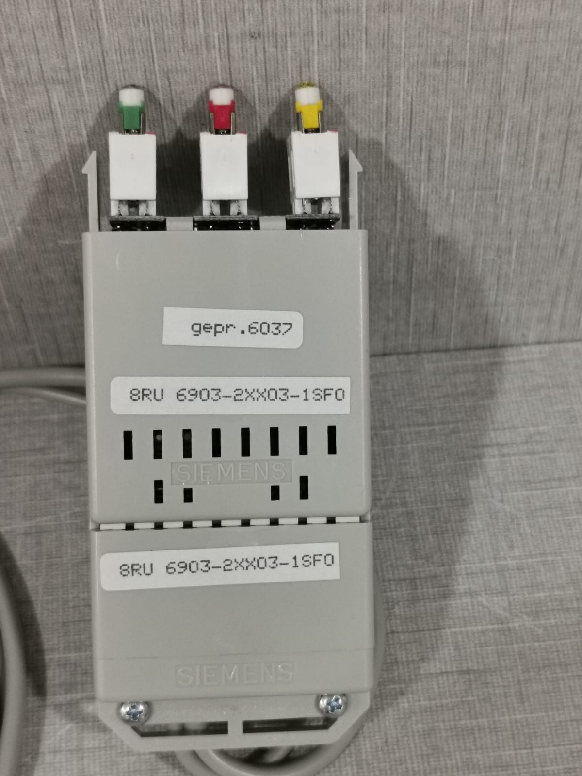 Siemens 6903-2XX03-1SF0 SIEMENS 8RU 6903-2XX03-1SF0 MOSAIK SYSTEM M CONNECTOR 2