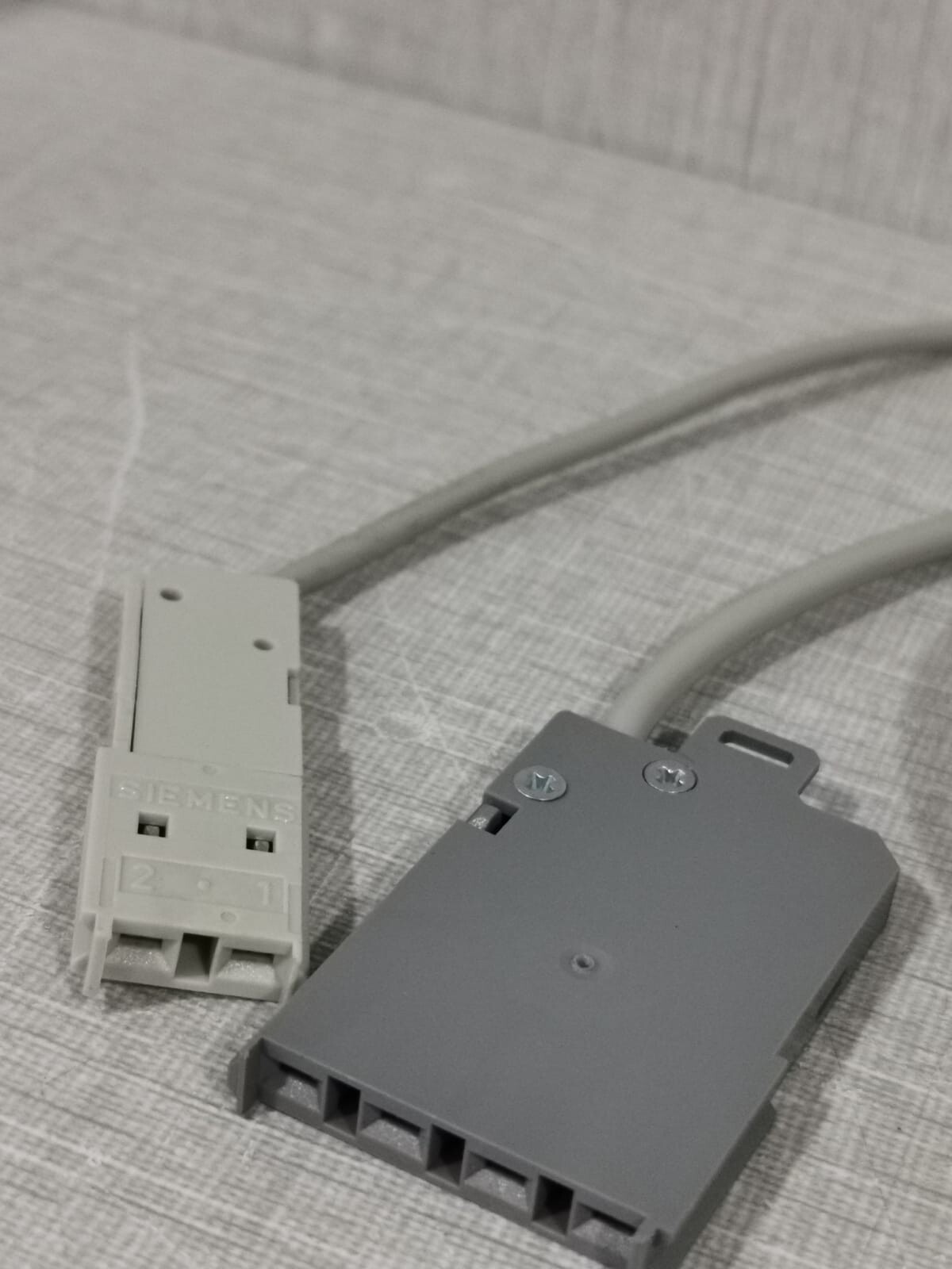 Siemens 6923-2XX05-1SF0 SIEMENS 8RU 6923-2XX05-1SF0 MOSAIK SYSTEM M CONNECTOR 7