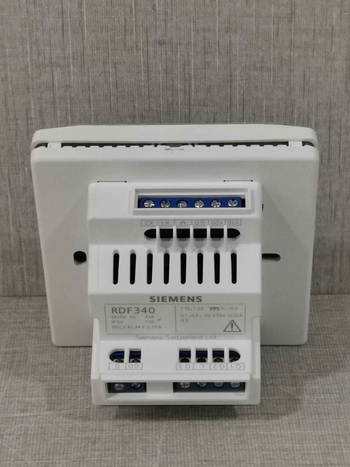 Siemens RDF340 SIEMENS RDF340 ROOM TEMPERATURE CONTROLLER 6