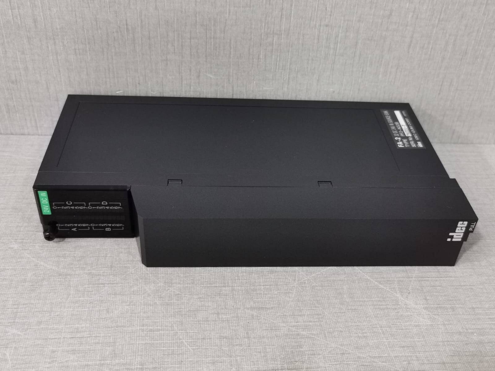 IDEC IZUMI PF2-N32B IDEC IZUMI PF2-N32B FA-2 Series 32 DC 24V Source/Sink Input Module 9