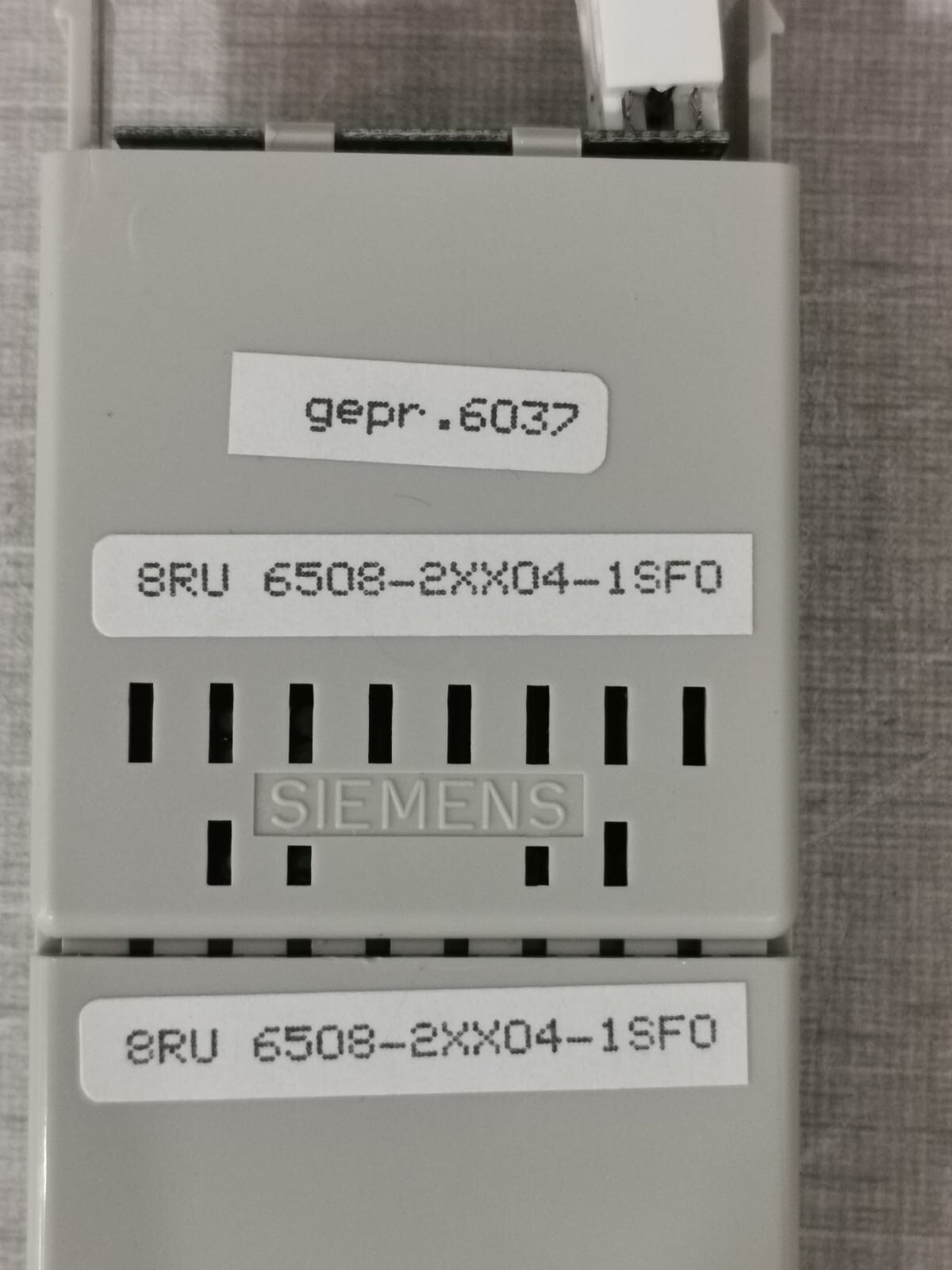 Siemens 6508-2XX04-1SF0 SIEMENS 8RU 6508-2XX04-1SF0 MOSAIK SYSTEM M CONNECTOR 3