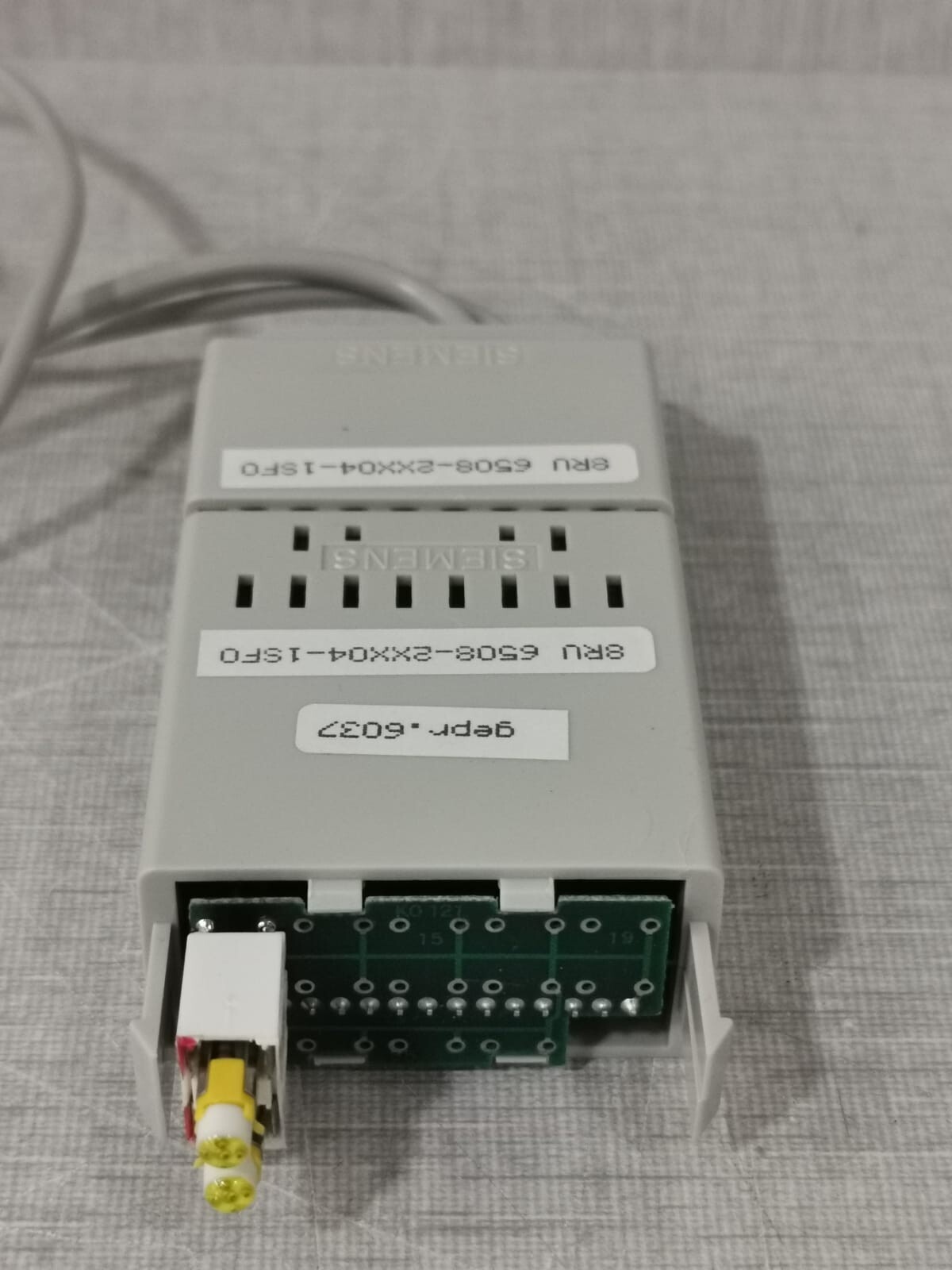 Siemens 6508-2XX04-1SF0 SIEMENS 8RU 6508-2XX04-1SF0 MOSAIK SYSTEM M CONNECTOR 4
