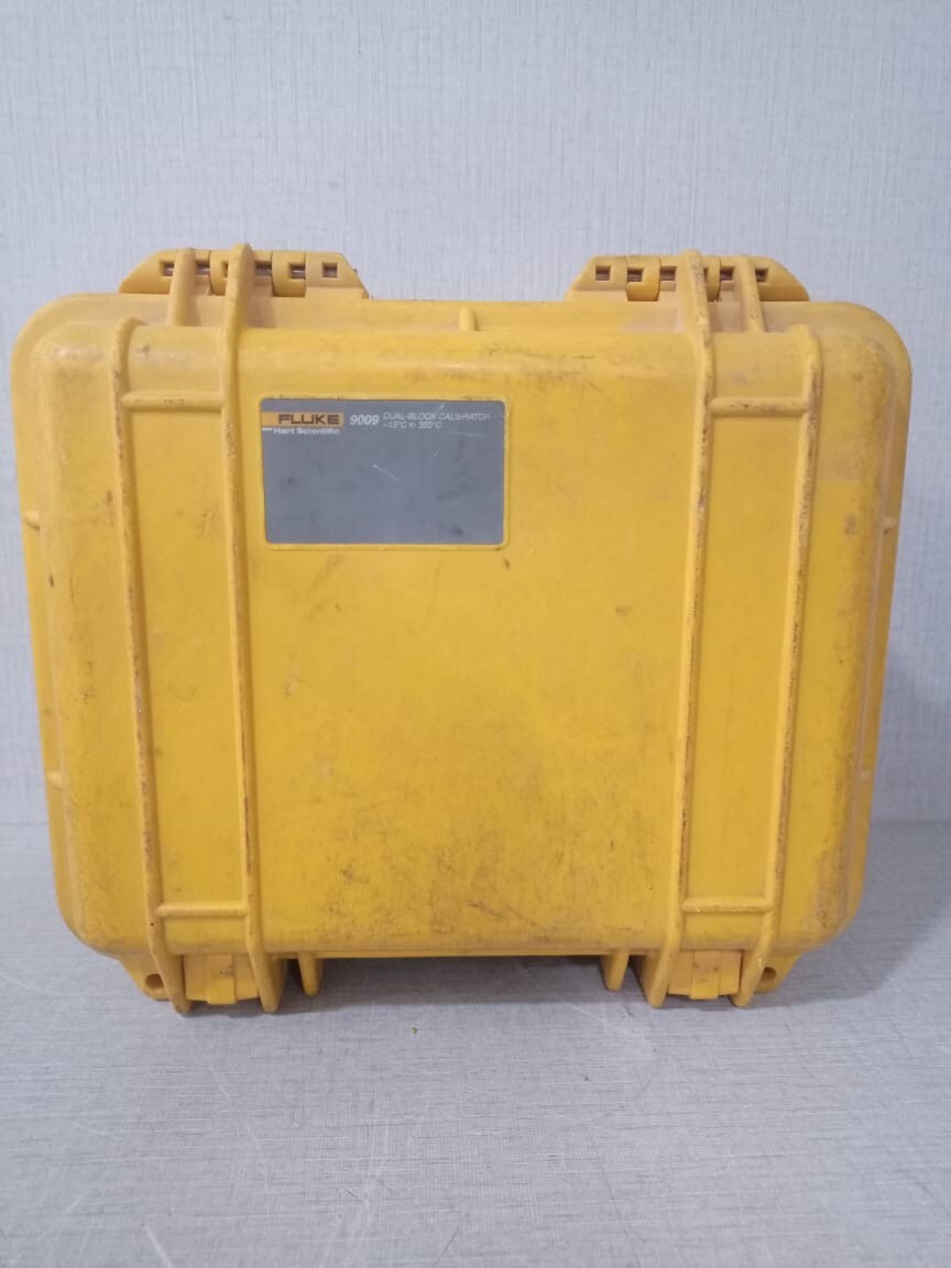Fluke 9009 FLUKE hart scientific 9009 Dual-Well Dry-Block Calibrator 15℃ - 350℃ 10