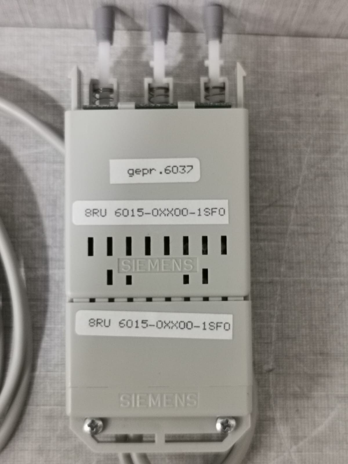 Siemens 6015-0XX00-1SF0 SIEMENS 8RU 6015-0XX00-1SF0 MOSAIK SYSTEM M CONNECTOR 2