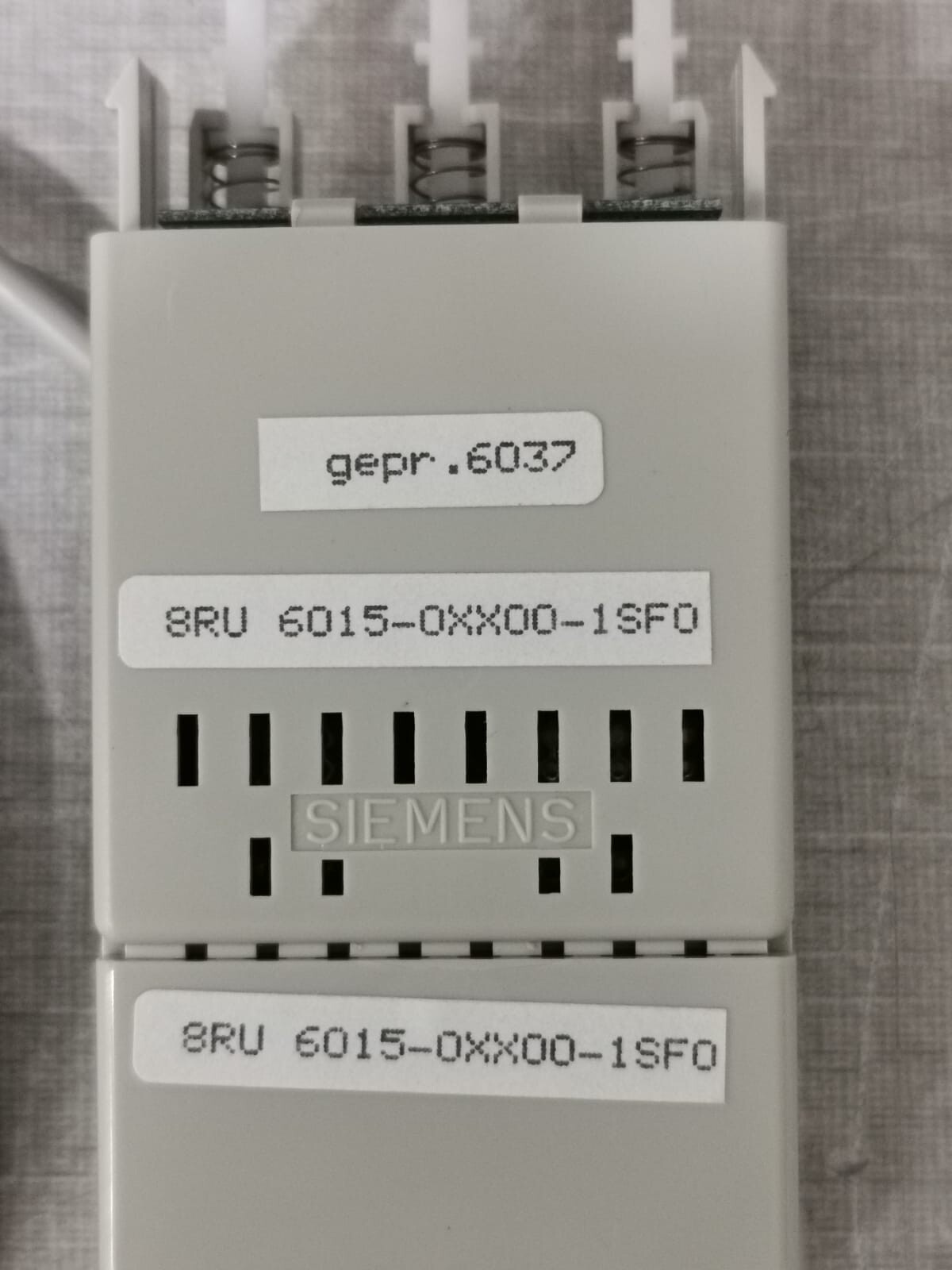 Siemens 6015-0XX00-1SF0 SIEMENS 8RU 6015-0XX00-1SF0 MOSAIK SYSTEM M CONNECTOR 3