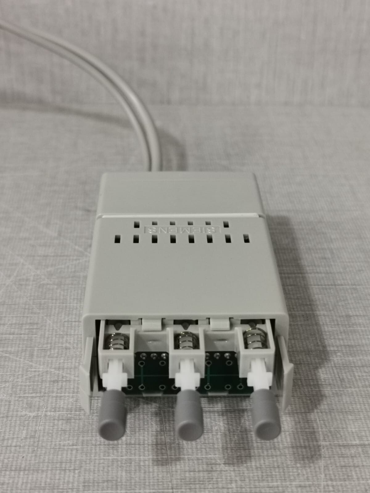 Siemens 6015-0XX00-1SF0 SIEMENS 8RU 6015-0XX00-1SF0 MOSAIK SYSTEM M CONNECTOR 4