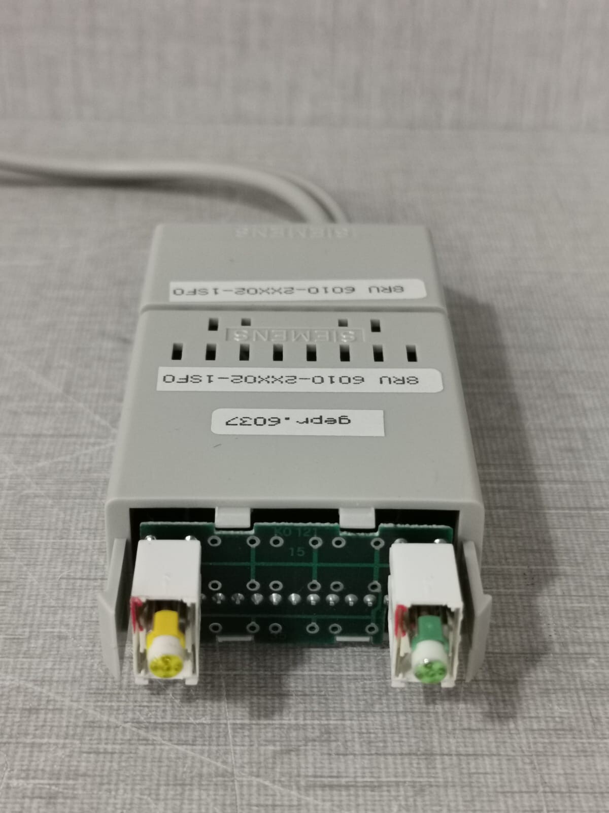 Siemens 6010-2XX02-1SF0 SIEMENS 8RU 6010-2XX02-1SF0 MOSAIK SYSTEM M CONNECTOR 4
