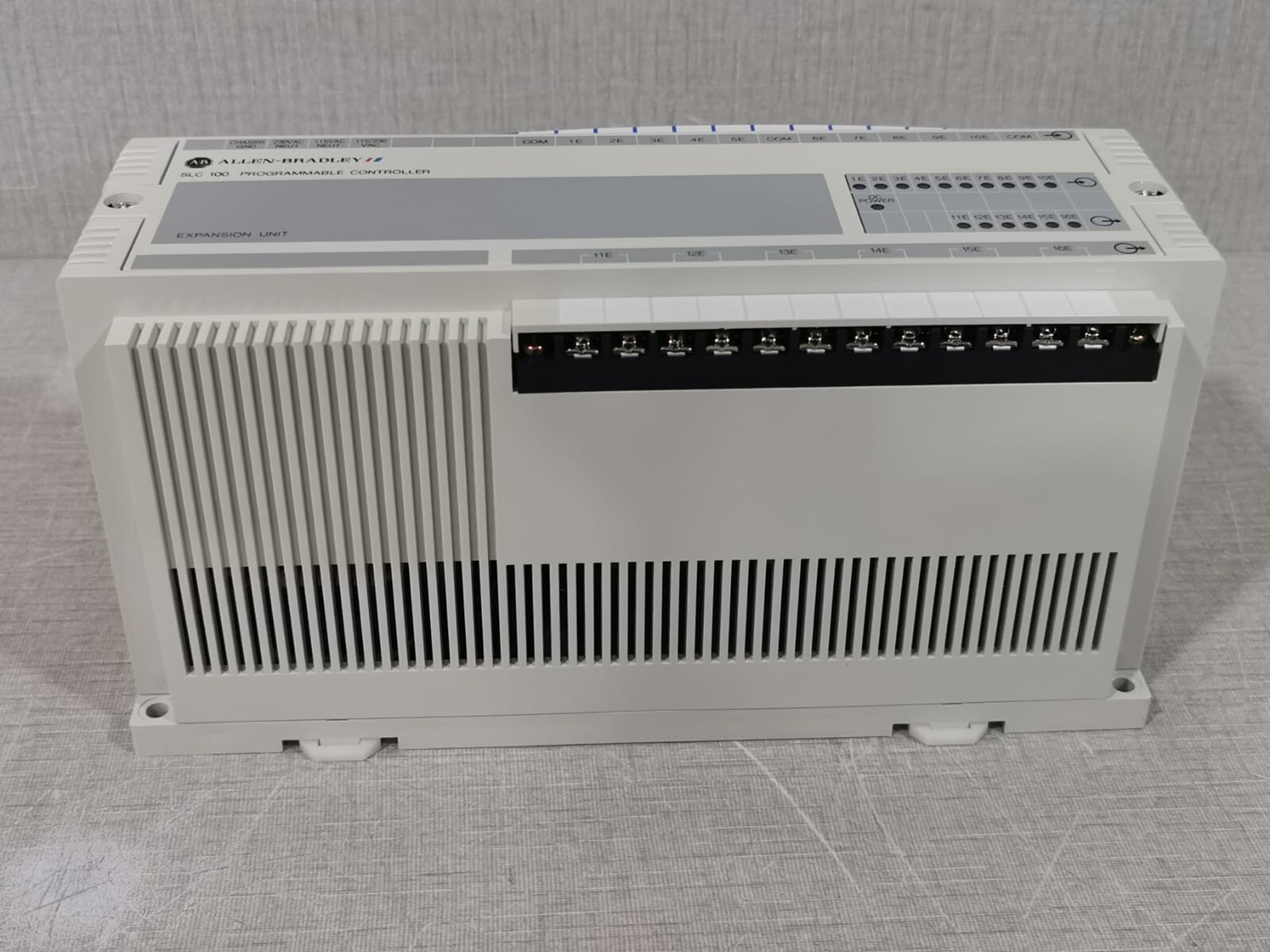 Allen Bradley 1745-E103 Allen Bradley 1745-E103 Ser. B SL 100 Programmable Controller 9