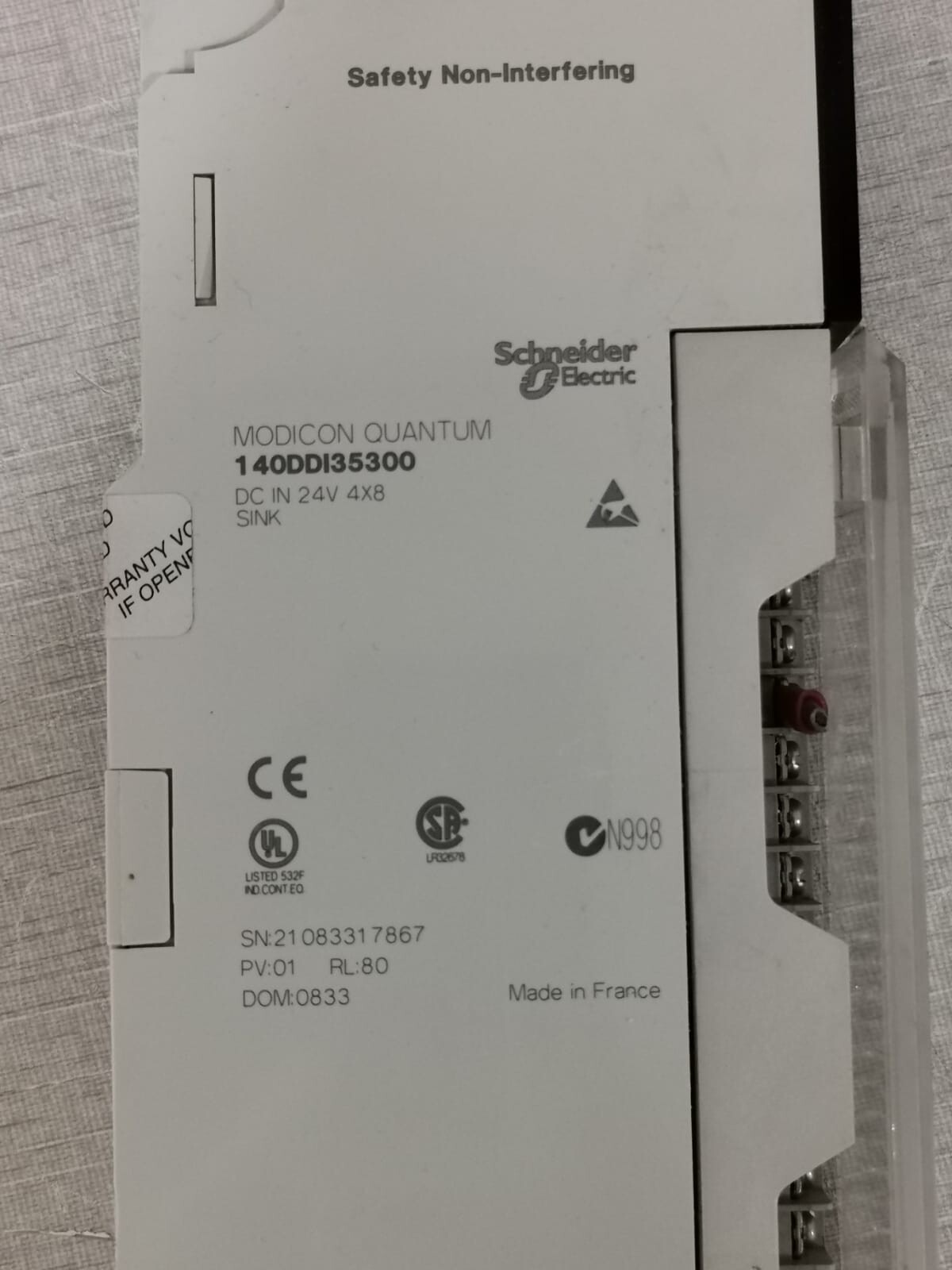 Schneider Electric 140DDI35300 Schneider Electric 140DDI35300 24VDC Modicon Quantum Discrete Input Module 4
