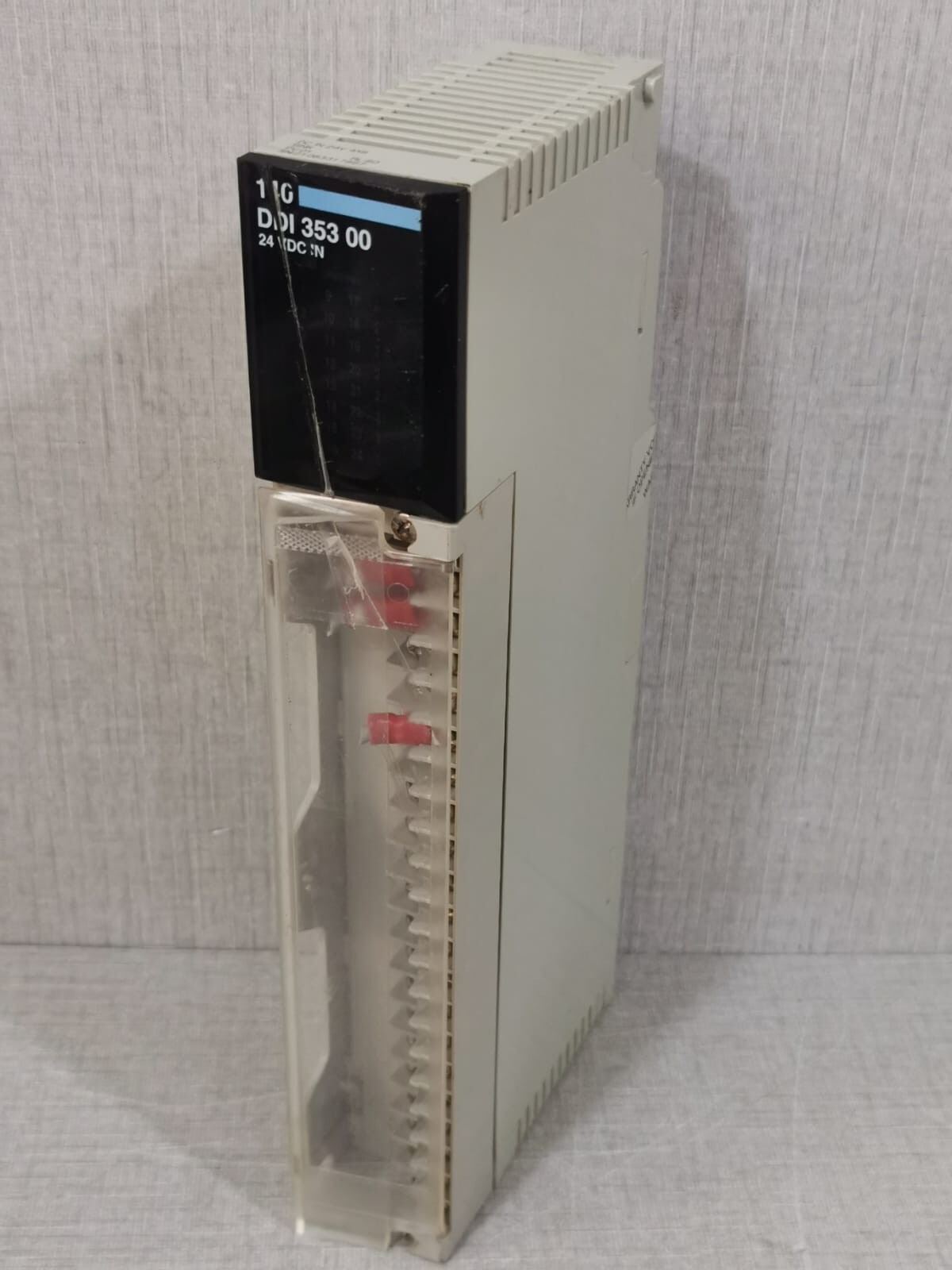 Schneider Electric 140DDI35300 Schneider Electric 140DDI35300 24VDC Modicon Quantum Discrete Input Module 7