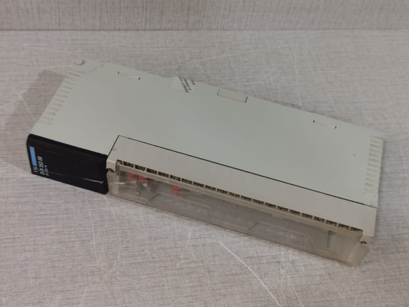 Schneider Electric 140DDI35300 Schneider Electric 140DDI35300 24VDC Modicon Quantum Discrete Input Module 8