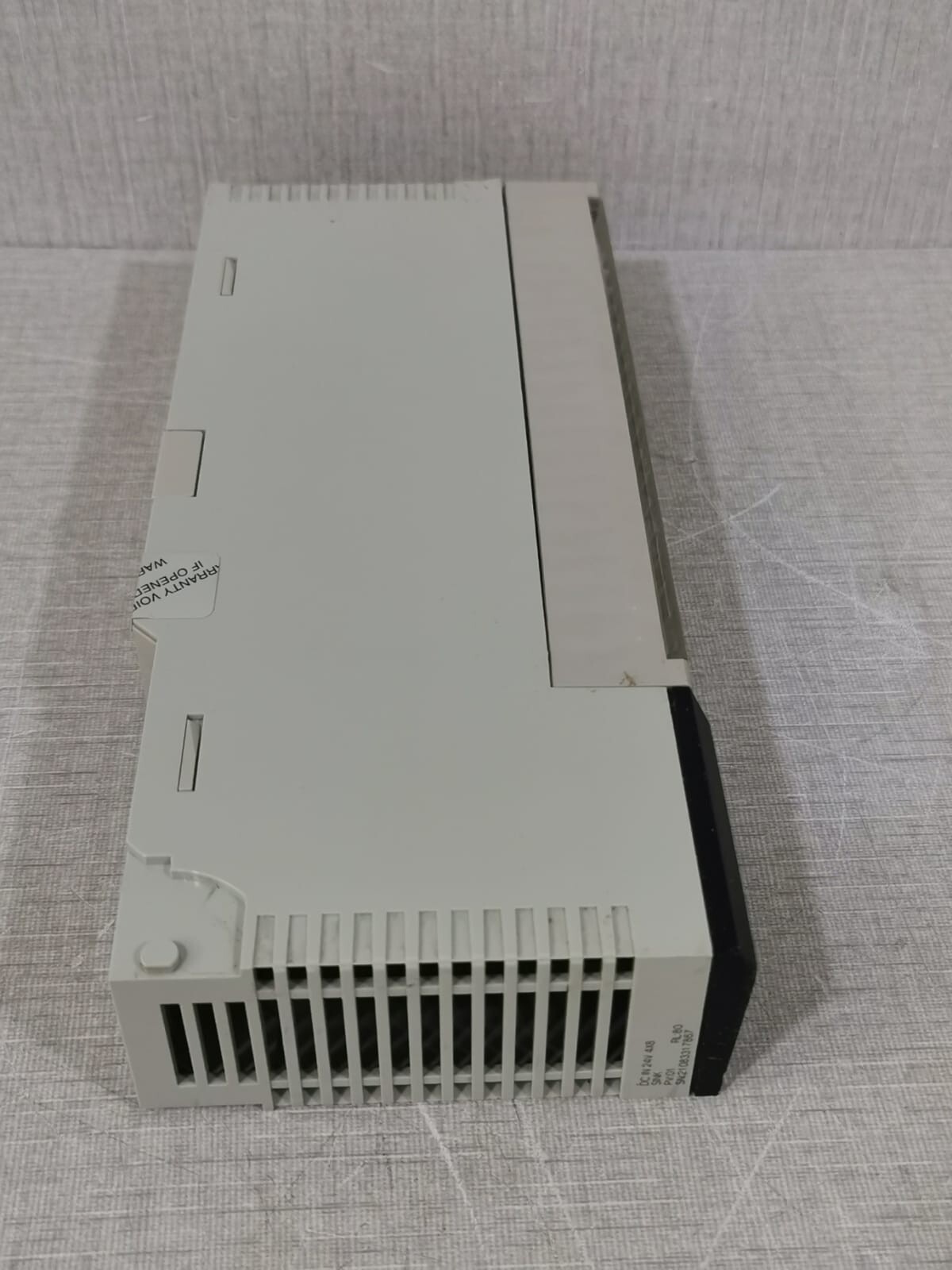 Schneider Electric 140DDI35300 Schneider Electric 140DDI35300 24VDC Modicon Quantum Discrete Input Module 9