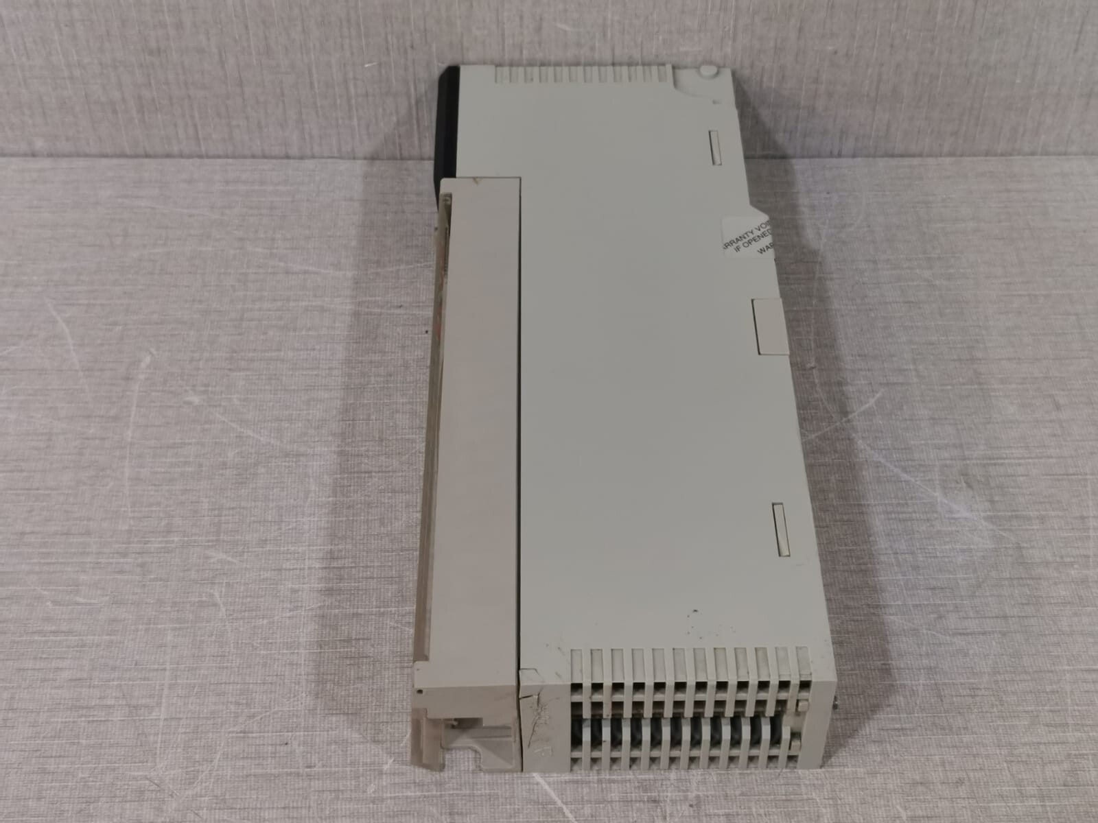 Schneider Electric 140DDI35300 Schneider Electric 140DDI35300 24VDC Modicon Quantum Discrete Input Module 10