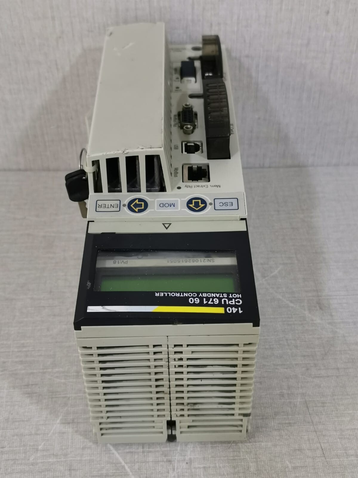 Schneider Electric 140CPU67160 Schneider Electric 140CPU67160 SV: 2.5 Hot Standby Controller Modicon Quantum 8