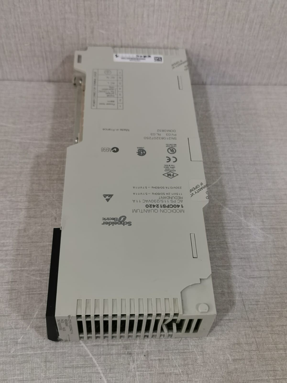 Schneider Electric 140CPS12420 Schneider Electric 140CPS12420 Modicon Quantum AC Power Supply 115/230VAC 11A 9