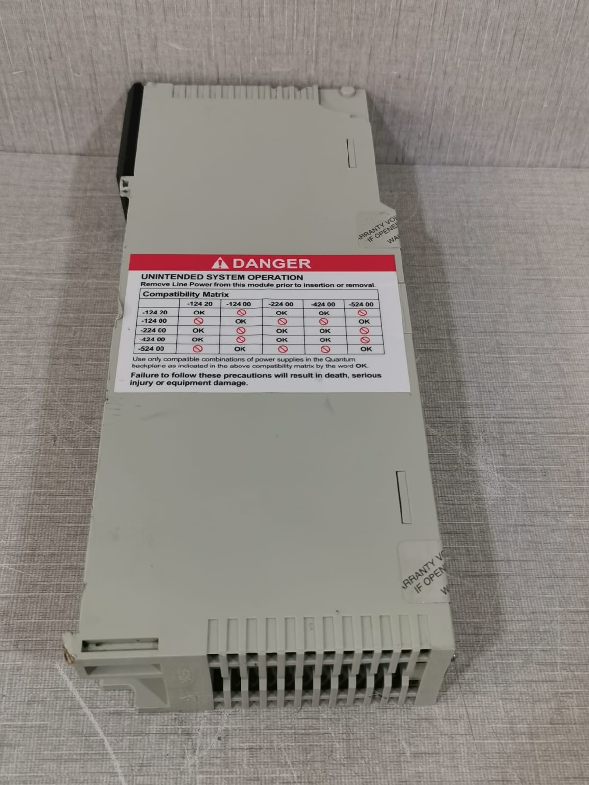 Schneider Electric 140CPS12420 Schneider Electric 140CPS12420 Modicon Quantum AC Power Supply 115/230VAC 11A 10