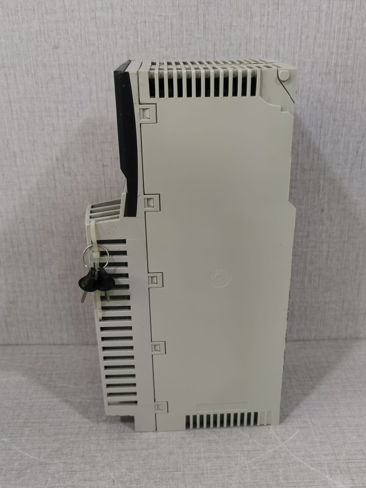 Schneider Electric 140CPU65160 Schneider Electric 140CPU65160 SV: 2.6 Modicon Quantum 10