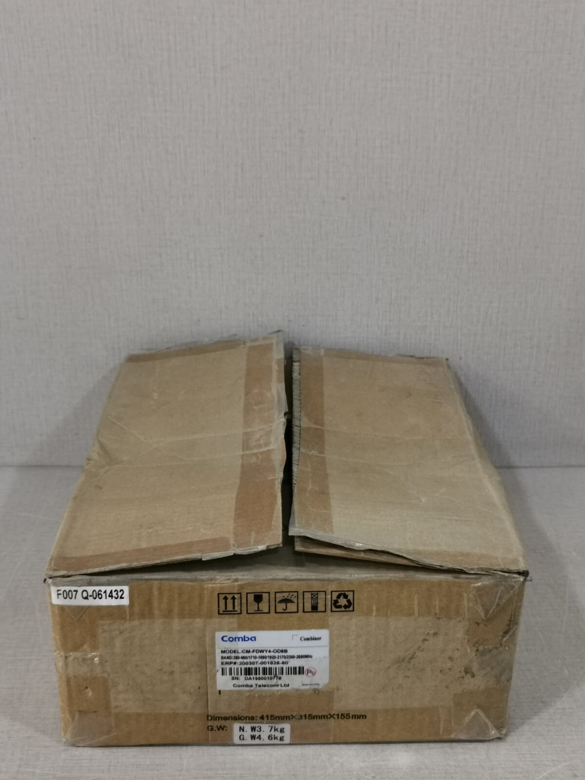 COMBA CM-FDWY4-OD8B COMBA CM-FDWY4-OD8B OUTDOOR QUAD-BAND COMBINER 2