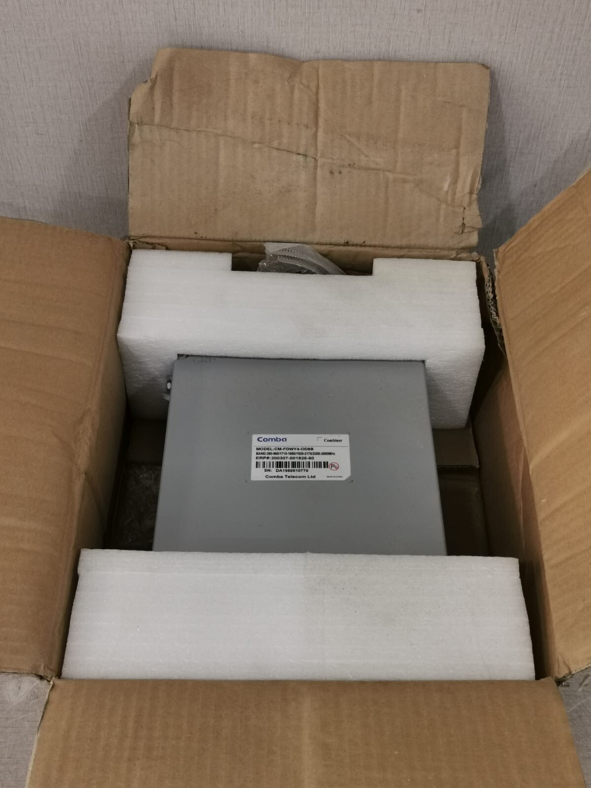 COMBA CM-FDWY4-OD8B COMBA CM-FDWY4-OD8B OUTDOOR QUAD-BAND COMBINER 4