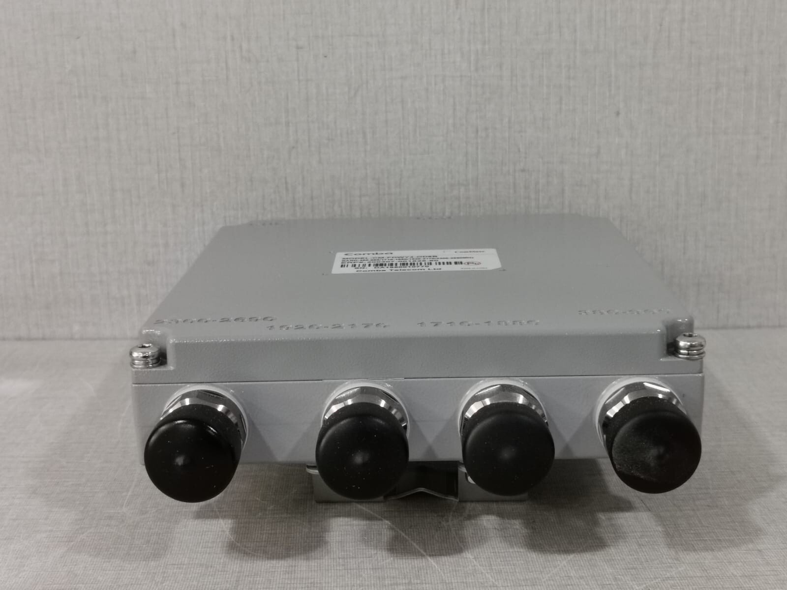 COMBA CM-FDWY4-OD8B COMBA CM-FDWY4-OD8B OUTDOOR QUAD-BAND COMBINER 9