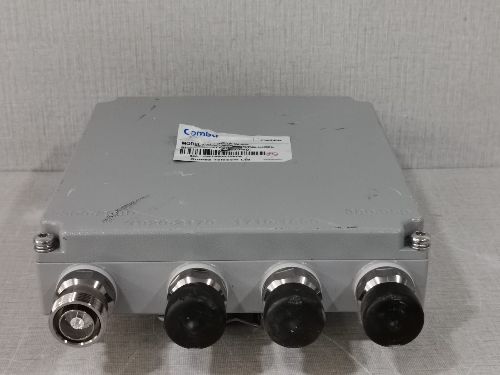 COMBA CM-FDWY4-OD8B COMBA CM-FDWY4-OD8B OUTDOOR QUAD-BAND COMBINER 3