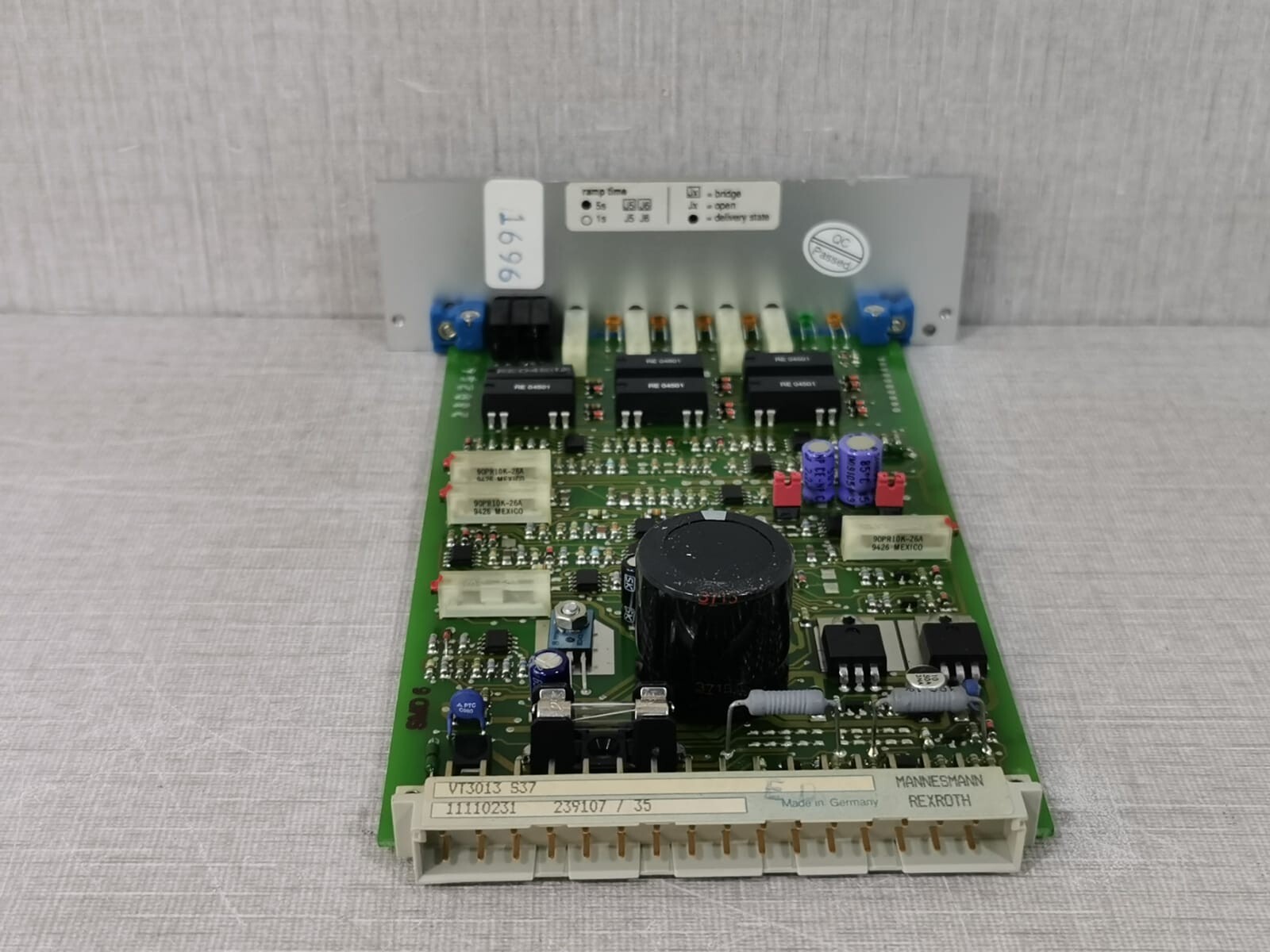 Rexroth VT3013-S37 Rexroth VT3013-S37 Proportional Signal Amplifier PCB Card 9