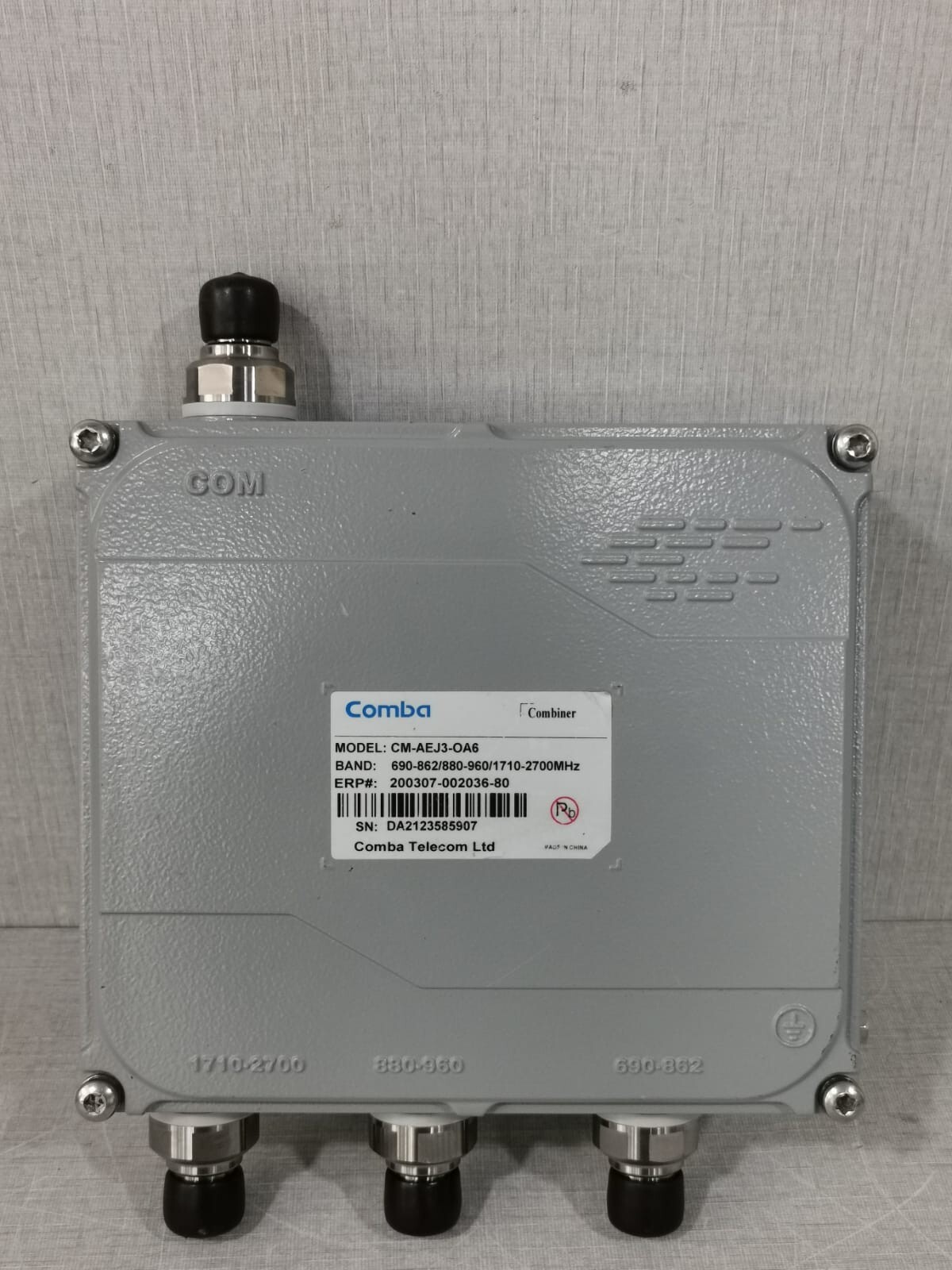 COMBA CM-AEJ3-OA6 COMBA CM-AEJ3-OA6 OUTDOOR TRIPLE-BAND COMBINER 2