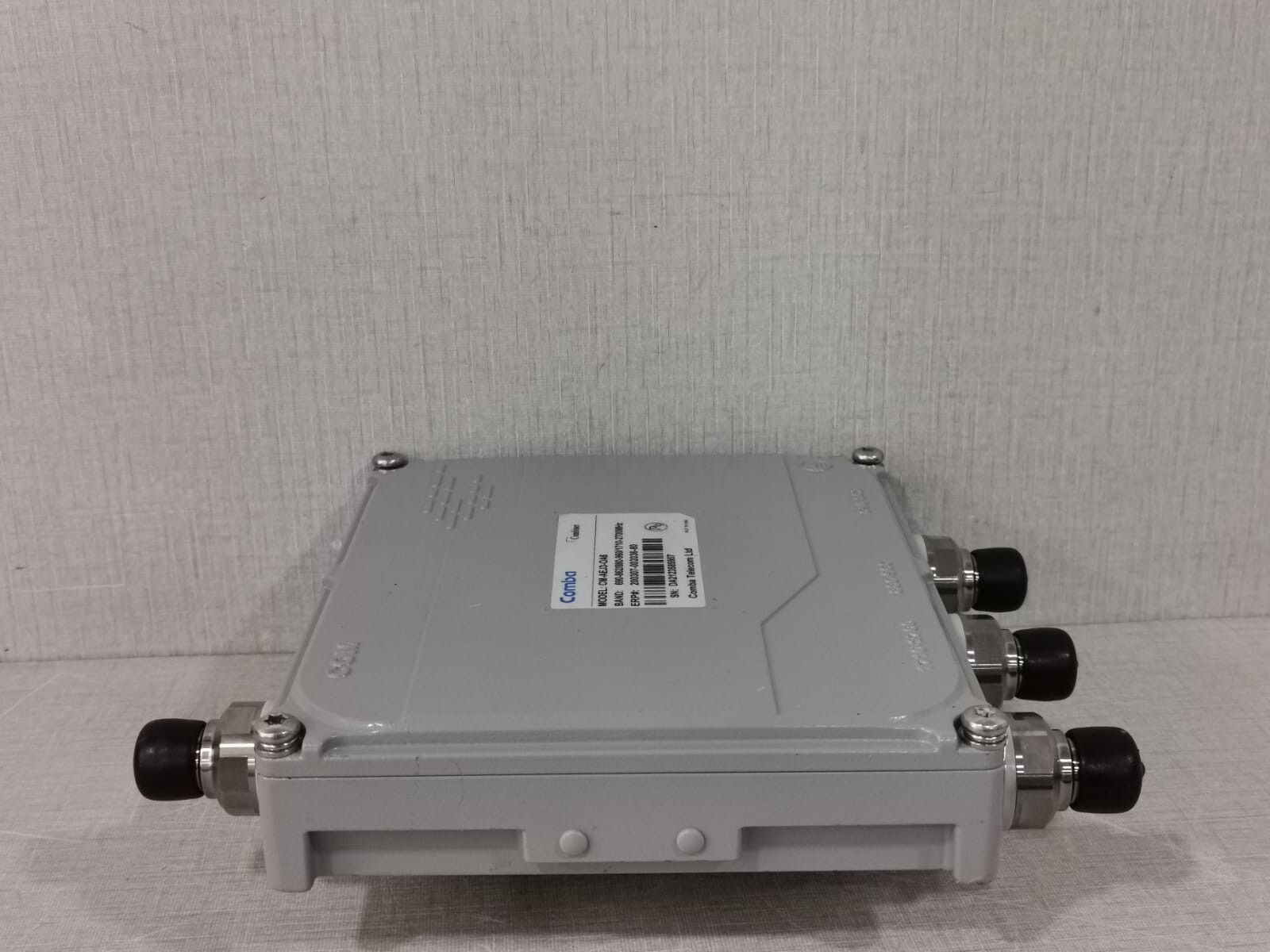 COMBA CM-AEJ3-OA6 COMBA CM-AEJ3-OA6 OUTDOOR TRIPLE-BAND COMBINER 6