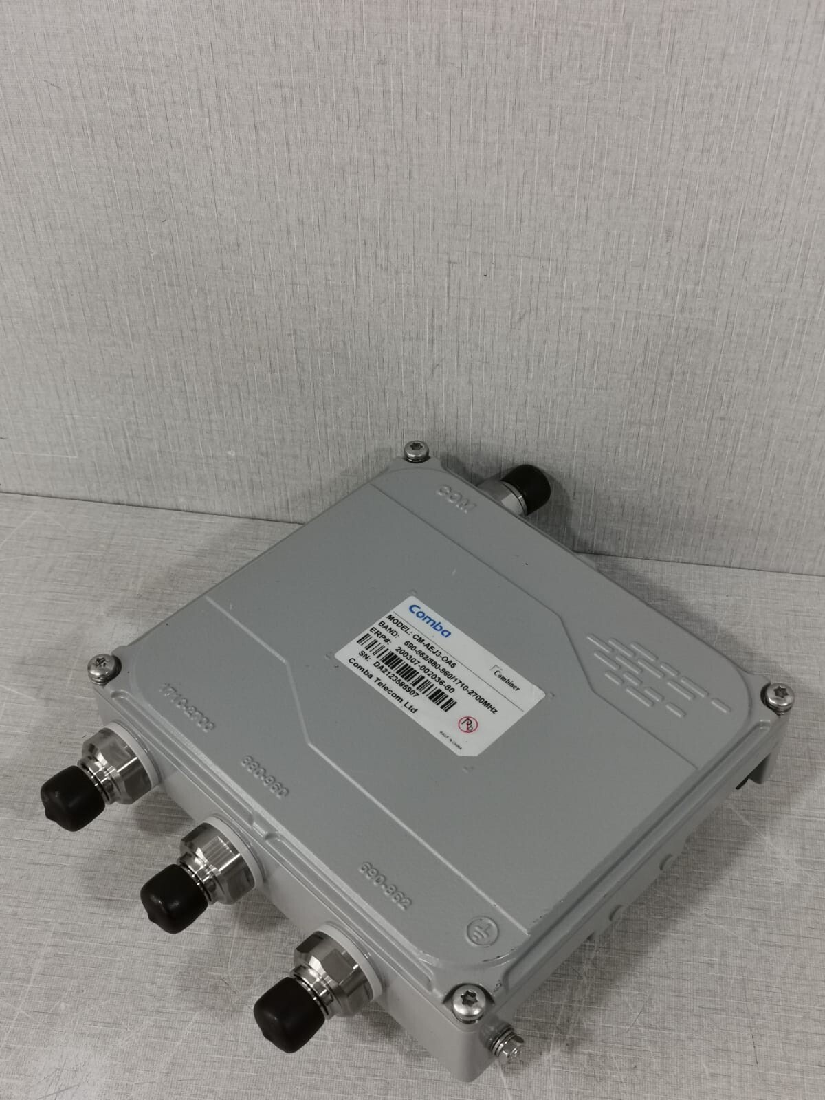 COMBA CM-AEJ3-OA6 COMBA CM-AEJ3-OA6 OUTDOOR TRIPLE-BAND COMBINER 9