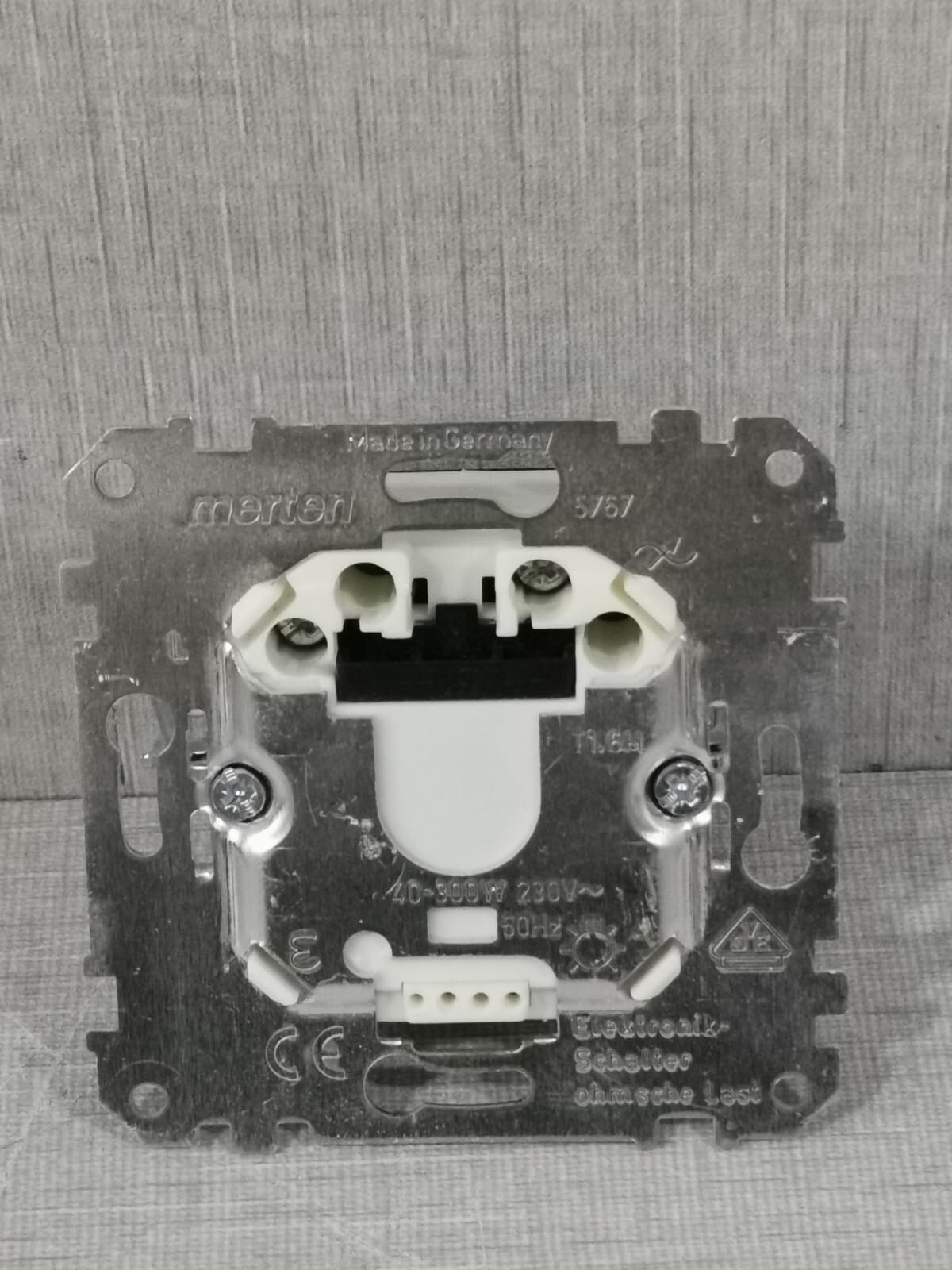 Schneider MTN576799 Schneider Electric MTN576799 ELECTRONIC SWITCH INSERT 3