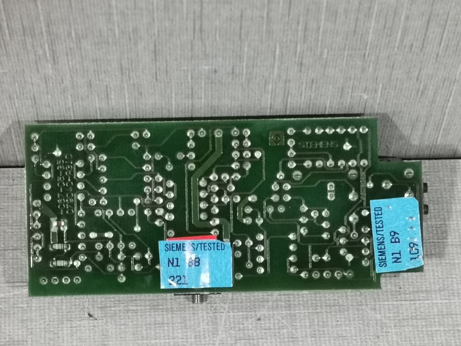 Siemens C79040-A310 SIEMENS C79458-L1009-A2 /C79040-A310 PLC BOARD 7