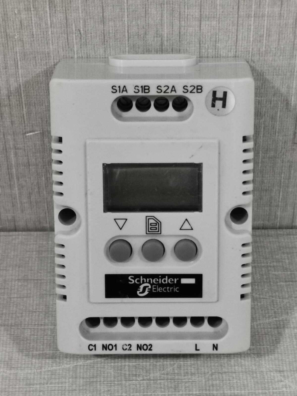 SCHNEIDER ELECTRIC NSYCCOHY230VER HYGROSTAT 230VAC