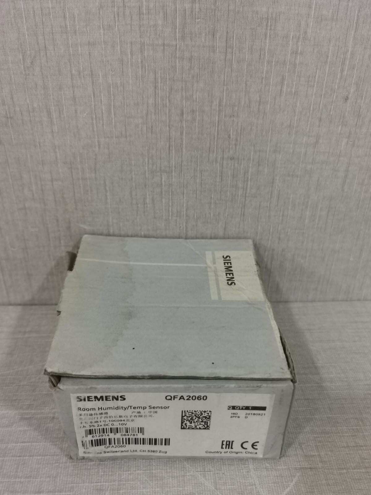 Siemens QFA2060 SIEMENS QFA2060 ROOM HUMIDITY/TEMPERATURE SENSOR 2