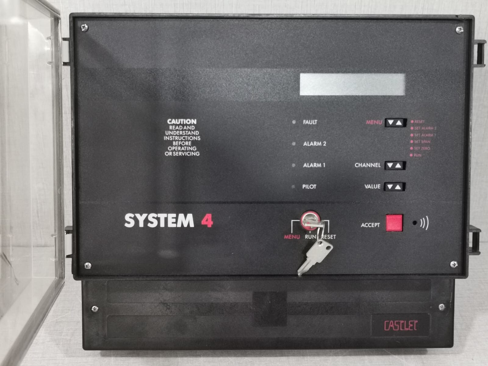 CASTLET CASTLET-SYSTEM-4-FIRE-DETECTION CASTLET SYSTEM 4 Fire Detection and Alarm Systems 3
