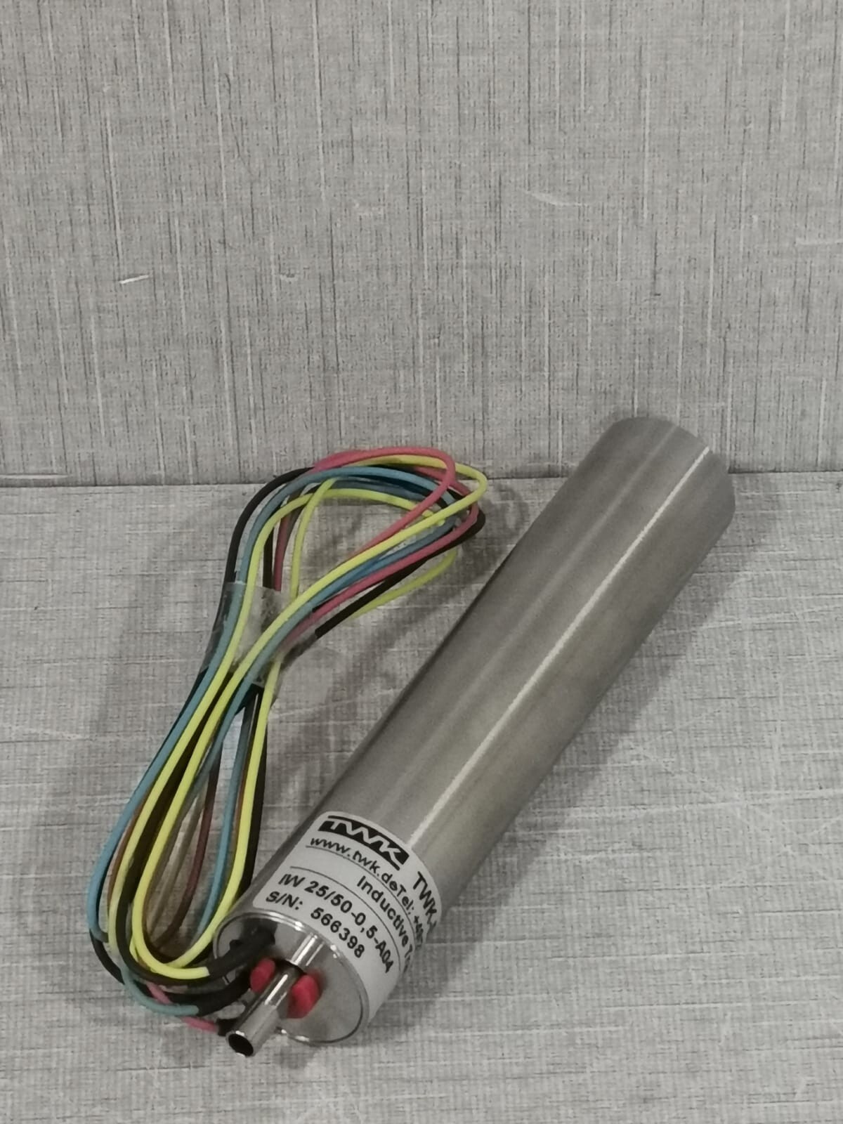 TWK ELEKTRONIK IW-25 TWK ELEKTRONIK IW 25/50-0,5-A04 INDUCTIVE TRANSDUCER 8