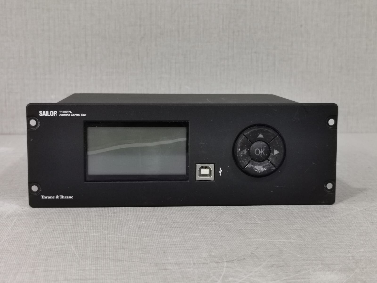 THRANE & THRANE Sailor TT-3057A ANTENNA CONTROL UNIT