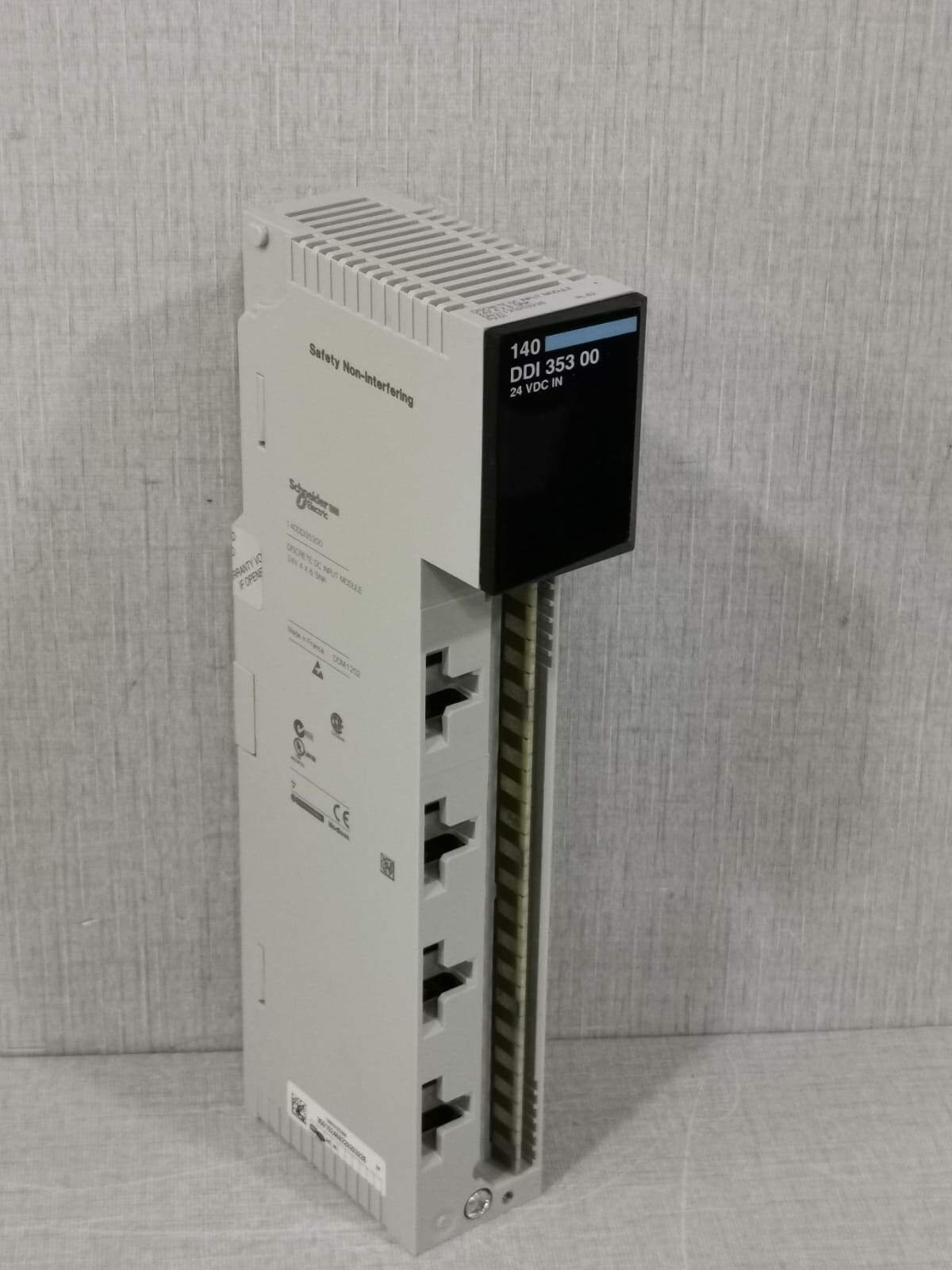 Schneider Electric 140DDI35300 SCHNEIDER ELECTRIC 140DDI35300 24V 4X8 SINK DISCRETE DC INPUT MODULE 9