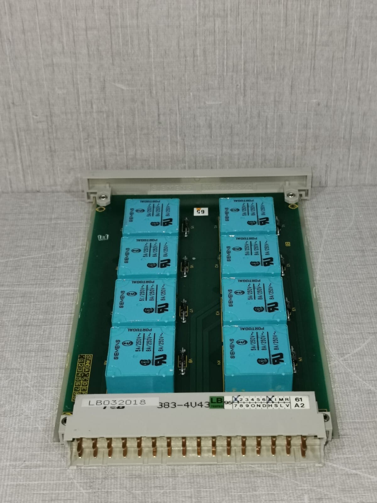 Siemens C1379-0B/G33928-V3215-L1 SIEMENS C1379-0B/G33928-V3215-L1 RELAY MODULE - WITH FHILTY BOX 5