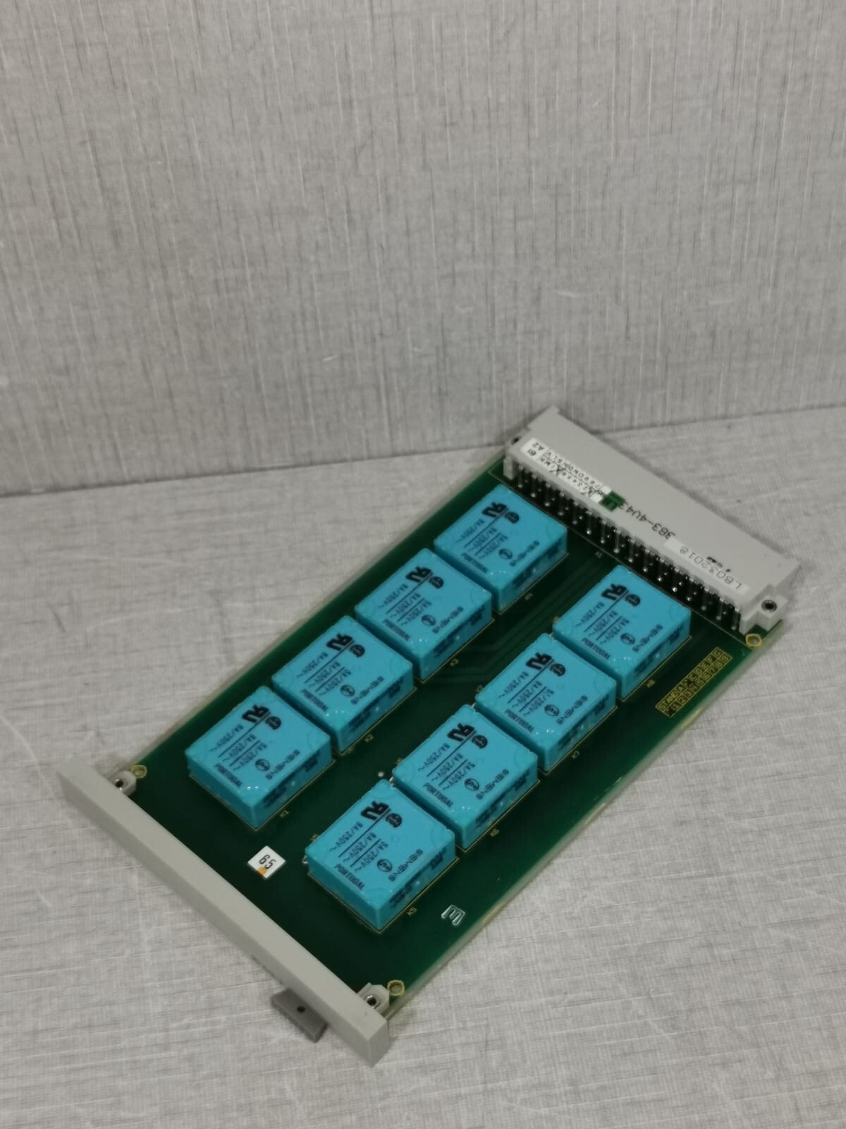 Siemens C1379-0B/G33928-V3215-L1 SIEMENS C1379-0B/G33928-V3215-L1 RELAY MODULE - WITH FHILTY BOX 6