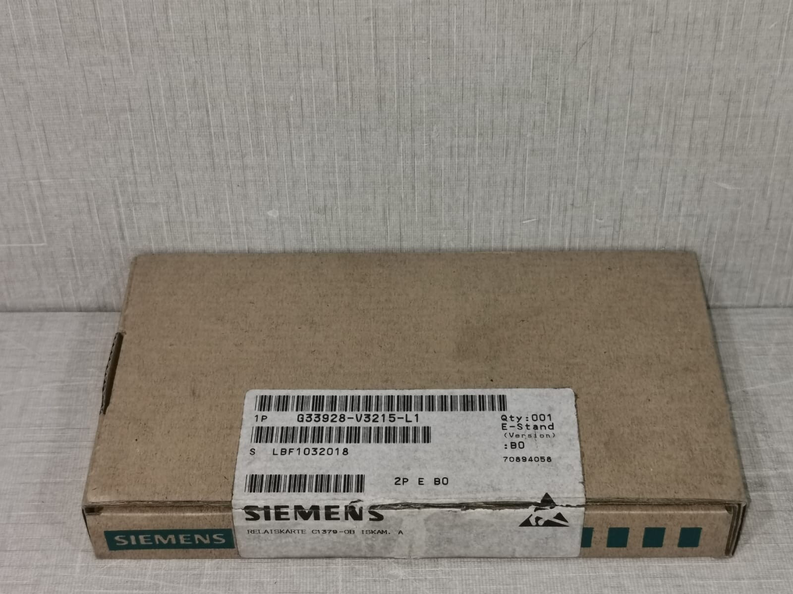 Siemens C1379-0B/G33928-V3215-L1 SIEMENS C1379-0B/G33928-V3215-L1 RELAY MODULE - WITH FHILTY BOX 10
