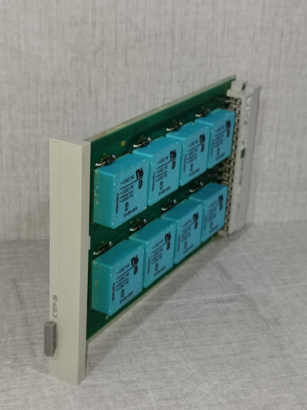 SIEMENS C1379-0B/G33928-V3215-L1 RELAY MODULE - WITH FHILTY BOX