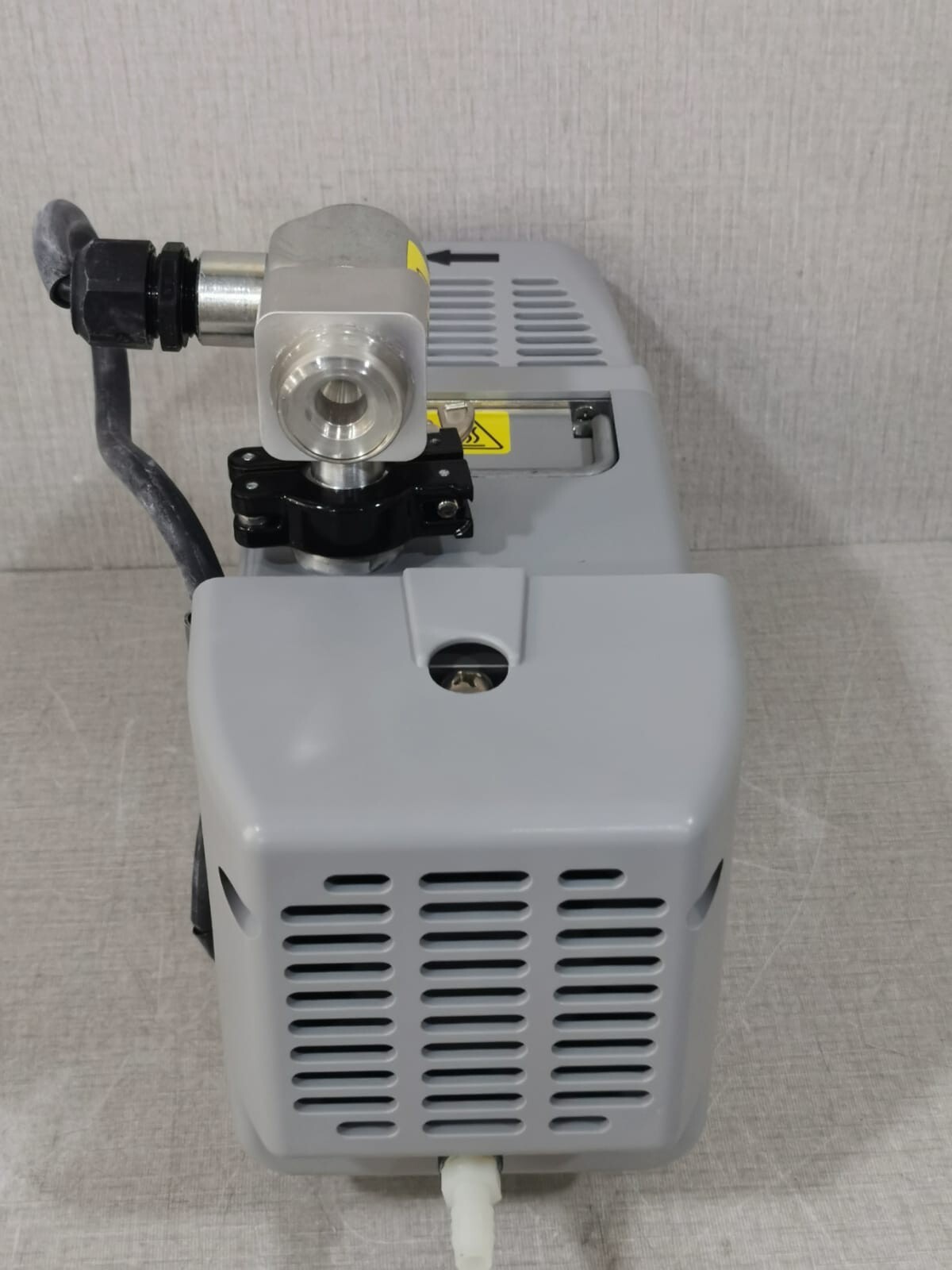 Agilent Technologies IDP-3 Agilent Technologies IDP-3 Dry Scroll Vacuum Pump 6