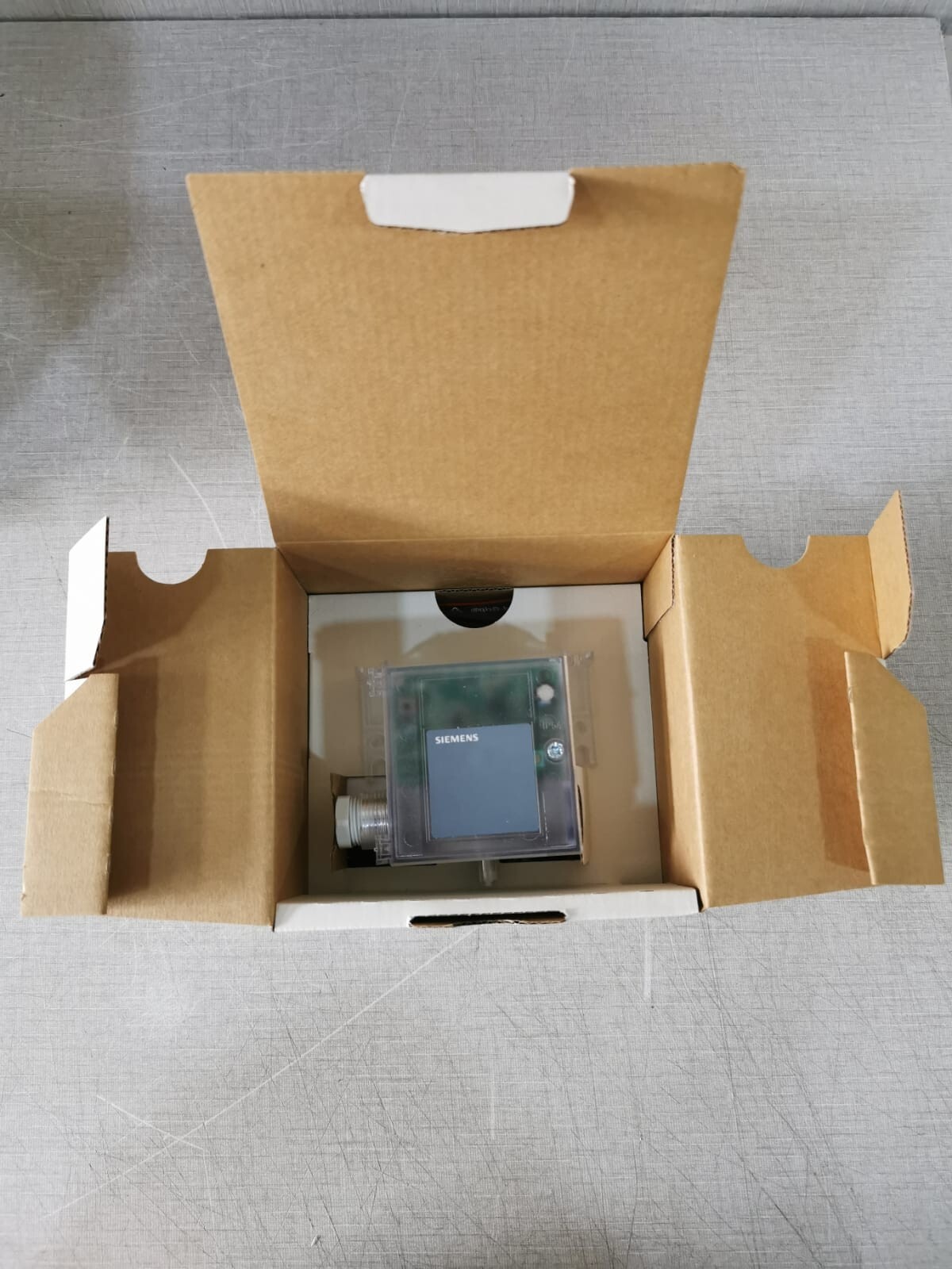 Siemens QBM3020-5 SIEMENS QBM3020-5 Ser. A Differential Pressure Sensor 9