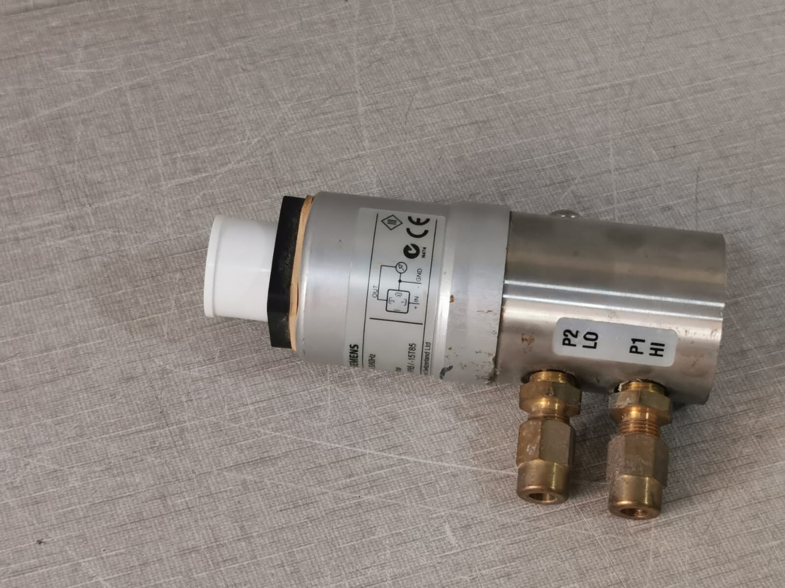 Siemens QBE3000-D4 Siemens QBE3000-D4 Differential Pressure Sensor 8