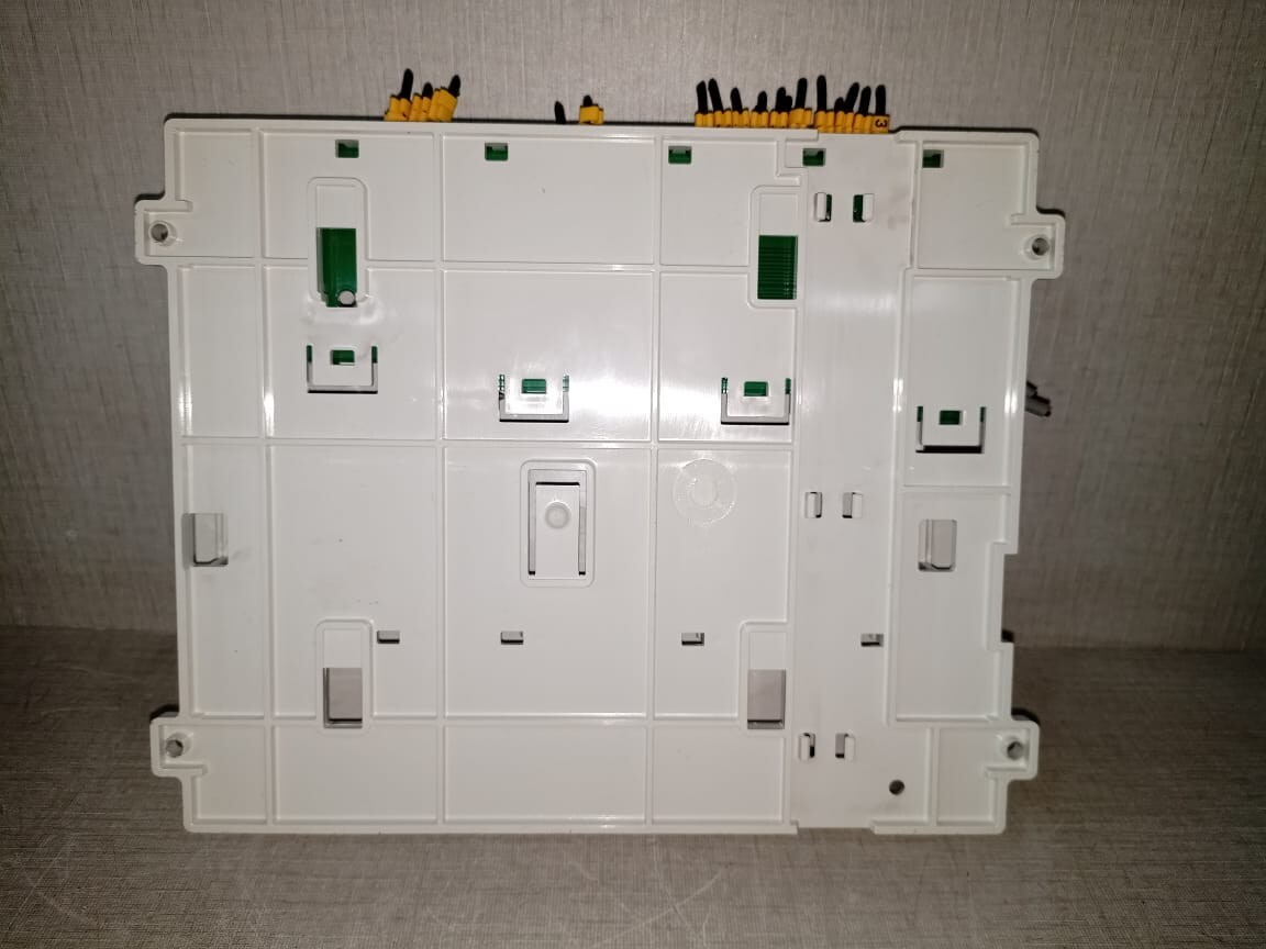 Trane 6400-2639-01 & 50100886 Trane 6400-2639-01 REV 100 1526 & TRANE 50100886 Rev G Circuit board 9