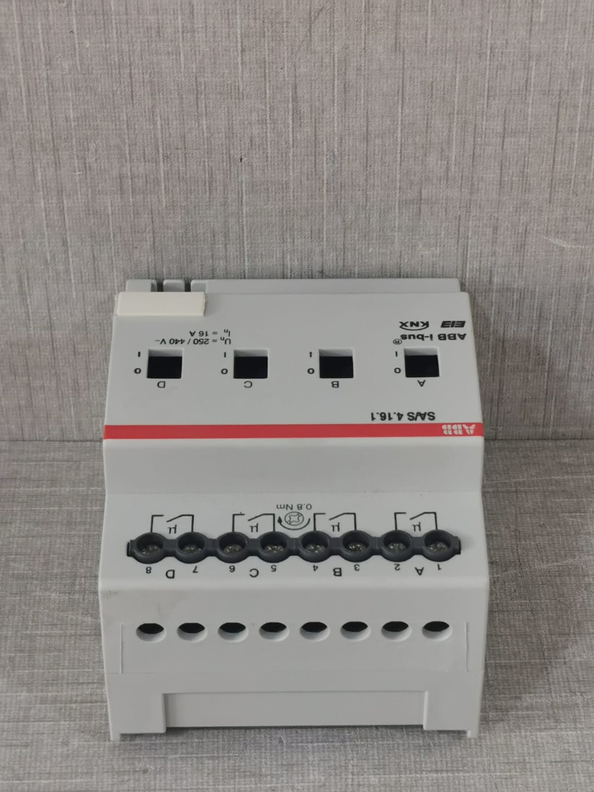 ABB 2CDG 110 063 R0011 ABB SA/S 4.16.1 SWITCH ACTUATOR 2CDG 110 063 R0011 - Only Box 5